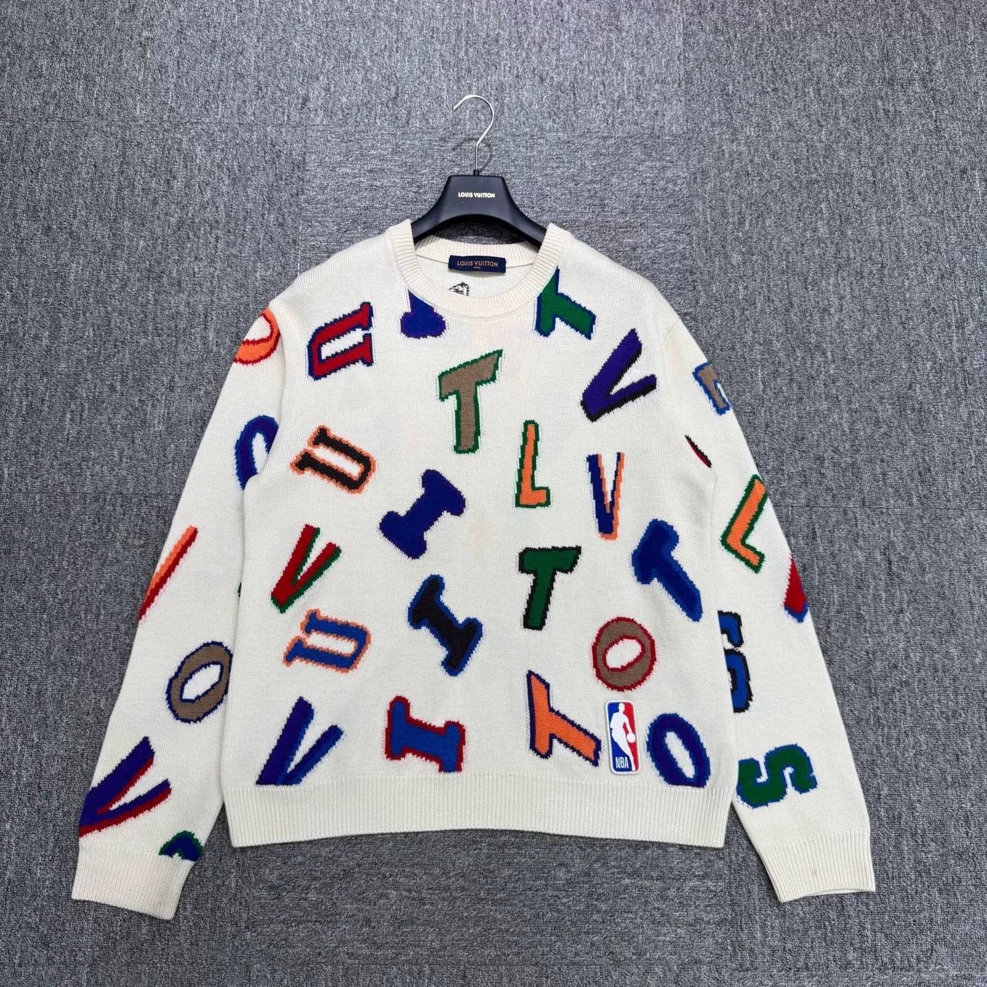Louis Vuitton louis vuitton nba patterned knit sweater. Size US XL / EU 56 / 4 - 1 Thumbnail