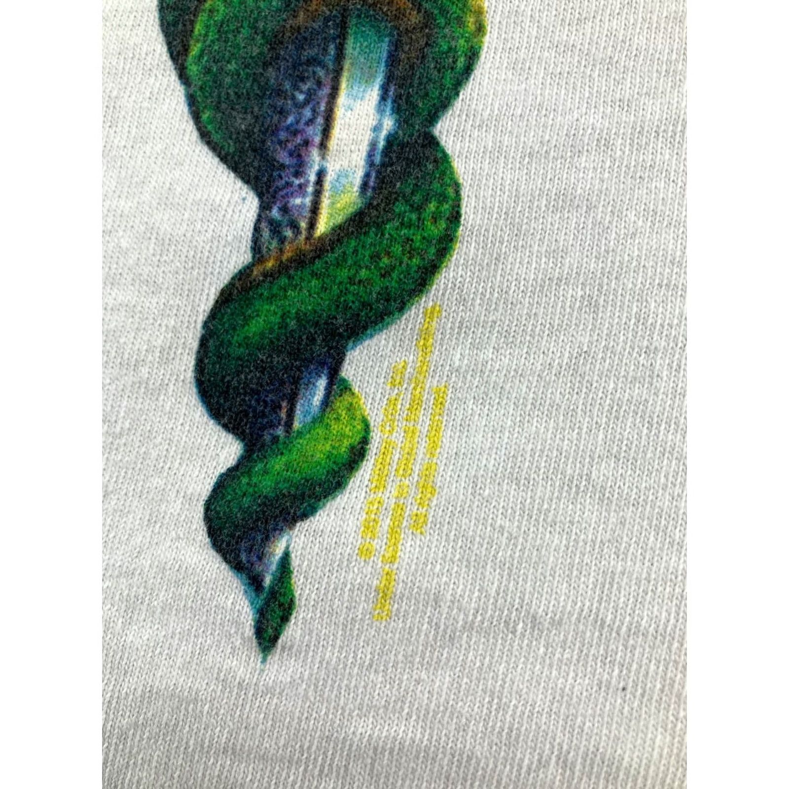 Vintage VINTAGE Motley Crue Shirt Mens 2XL White Band Tee Snake Skull Wings T-Shirt Rock Motorhead? Size US XXL / EU 58 / 5 - 3 Thumbnail