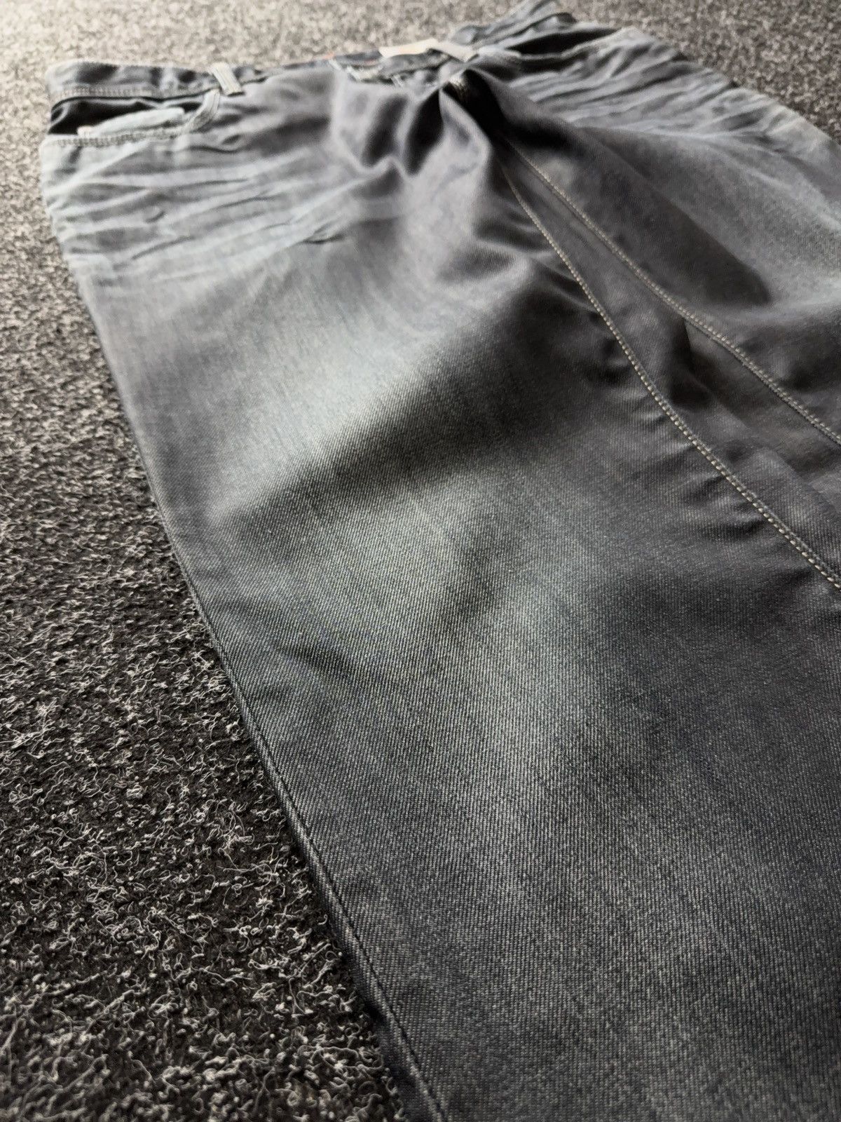 Hugo Boss Avant Garde 00s Vntg Hugo Boss Black Denim Jeans Regular Fit Size US 34 / EU 50 - 12 Thumbnail