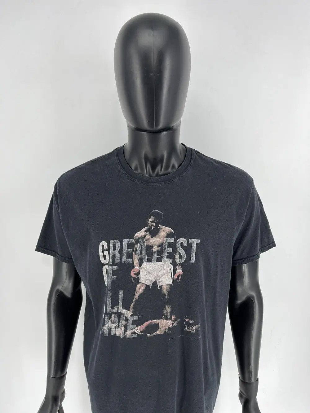 Vintage Y2K The Greatest Muhammad Ali American Boxer Faded Tshirts Size US XL / EU 56 / 4 - 1 Thumbnail