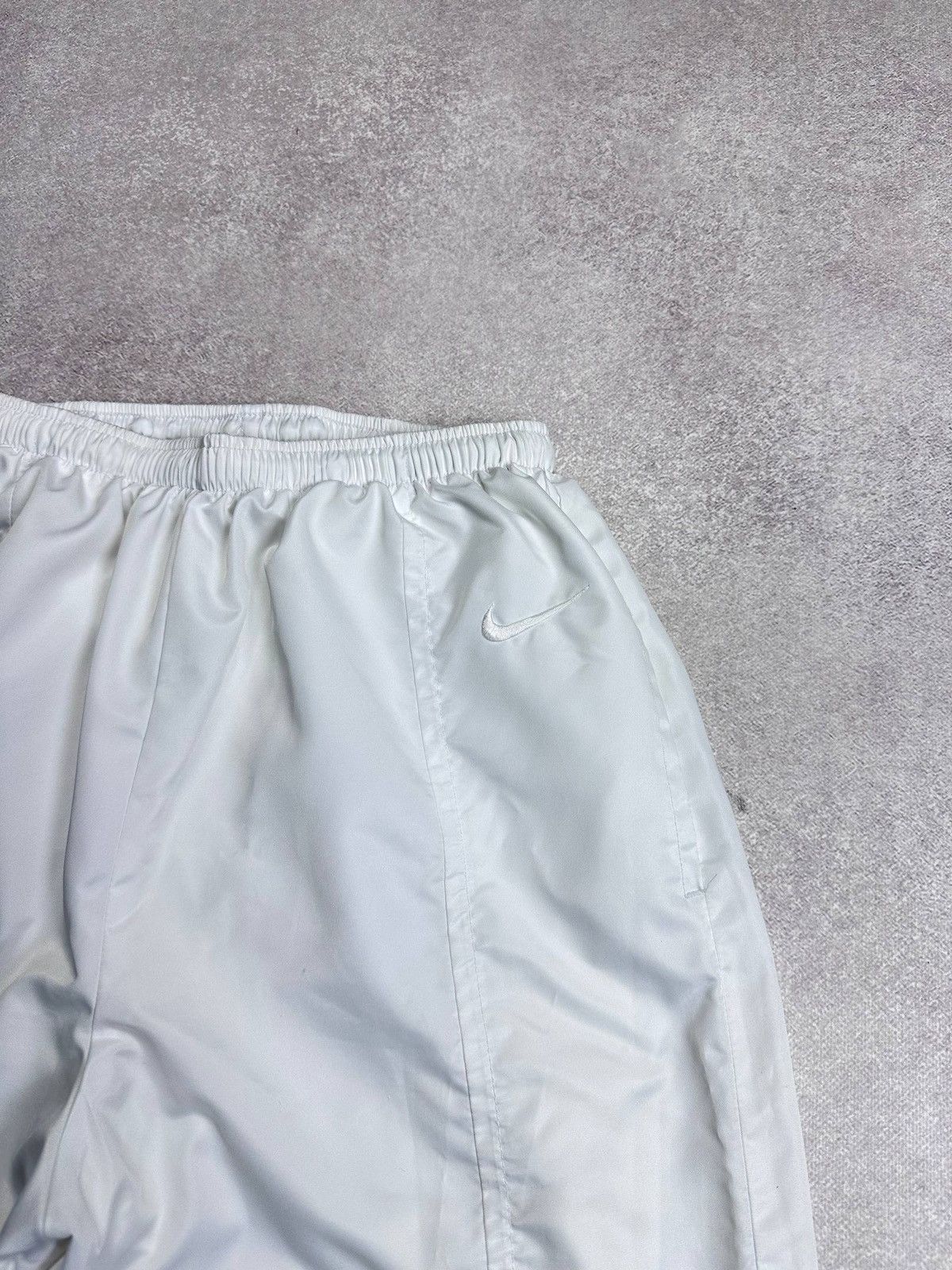 Nike Vintage Nike Y2K White Nylon Track Pants M Size US 30 / EU 46 - 2 Thumbnail