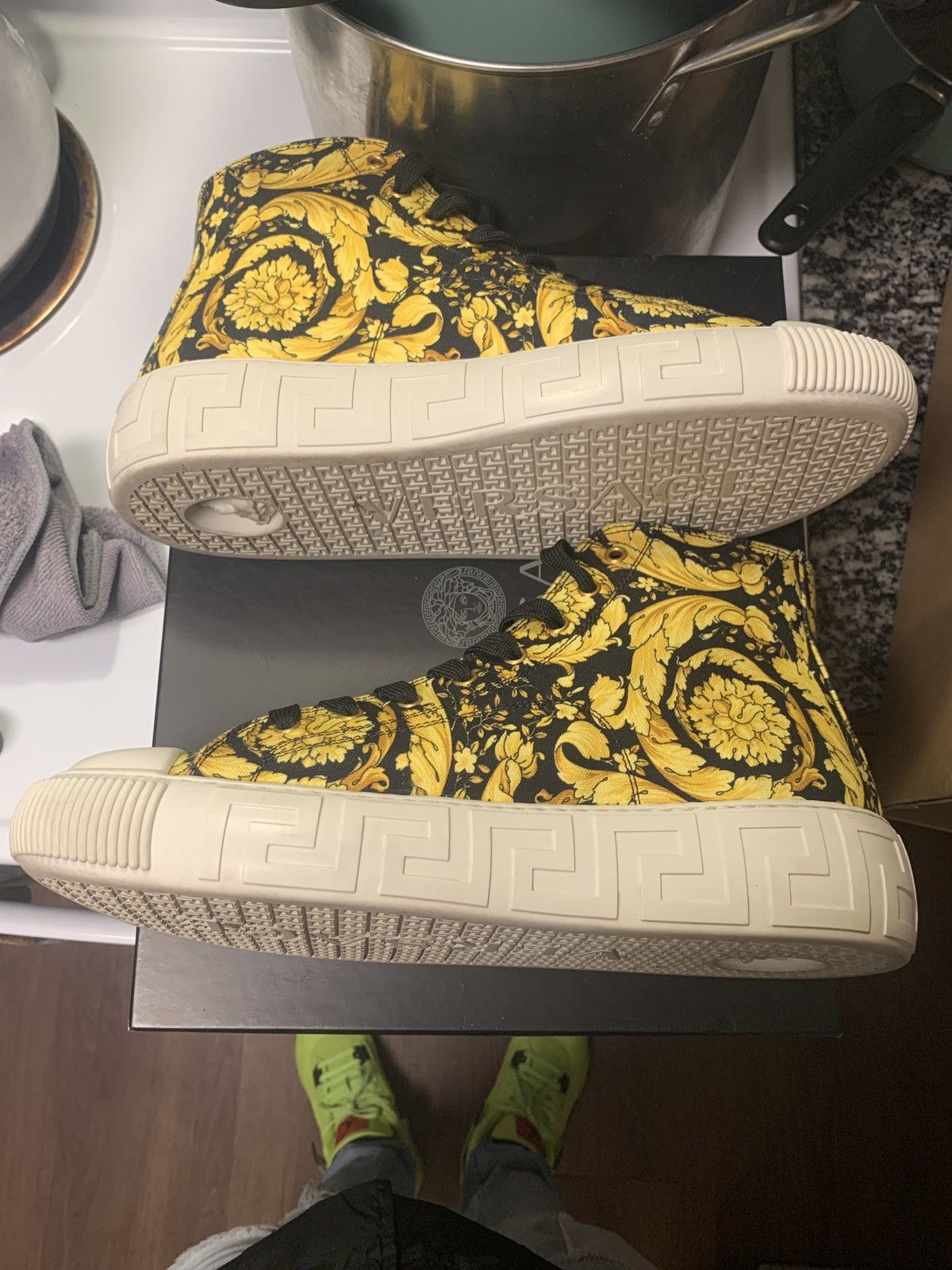 Versace Versace Barrcco canvas sneaker Size US 11 / EU 44 - 3 Thumbnail