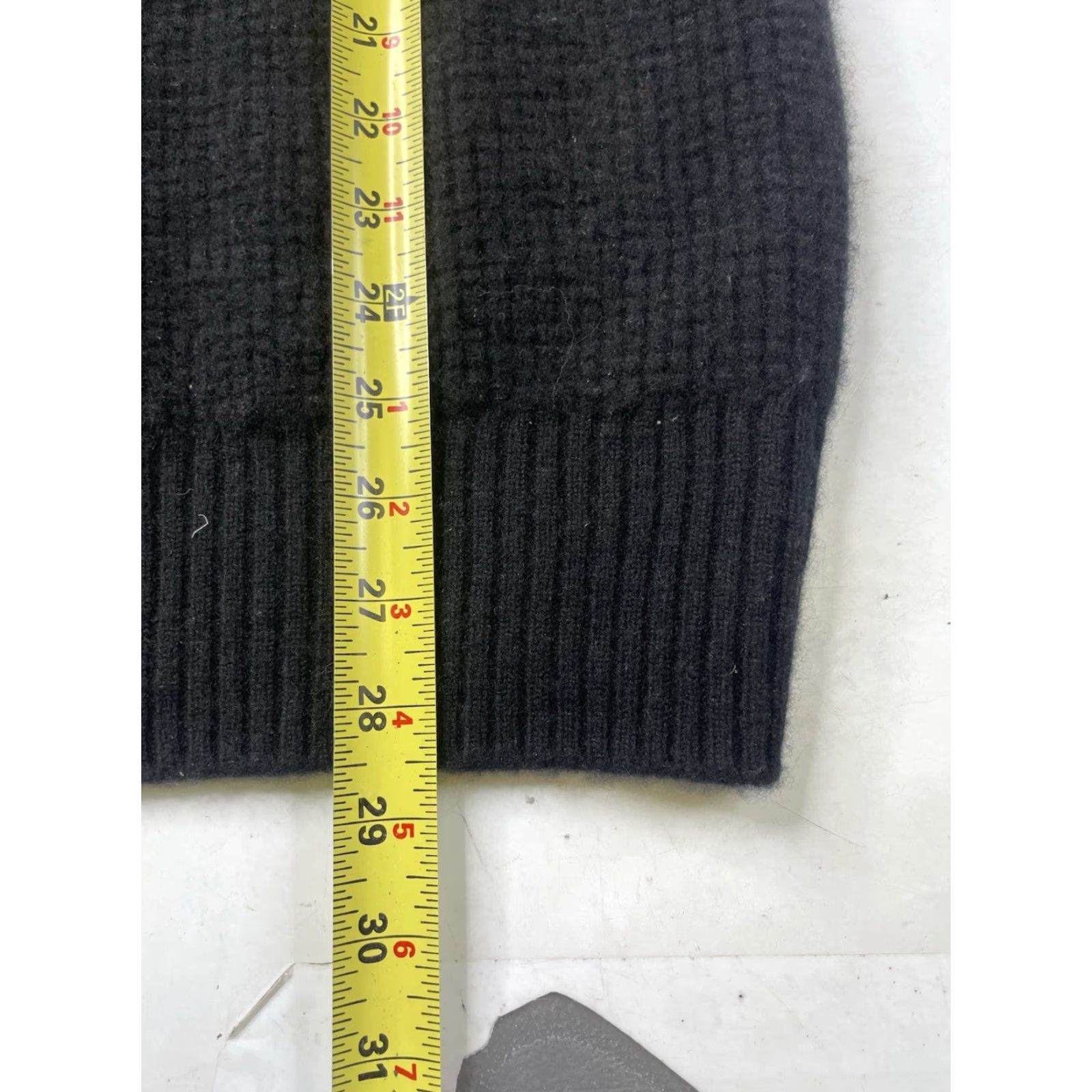 Quince Quince Black Mongolian Cashmere Waffle Knit Quarter Button Men’s Size Small Sweater Pullover Fisherman Knit Style Black Accent Button Size US S / EU 44-46 / 1 - 5 Thumbnail