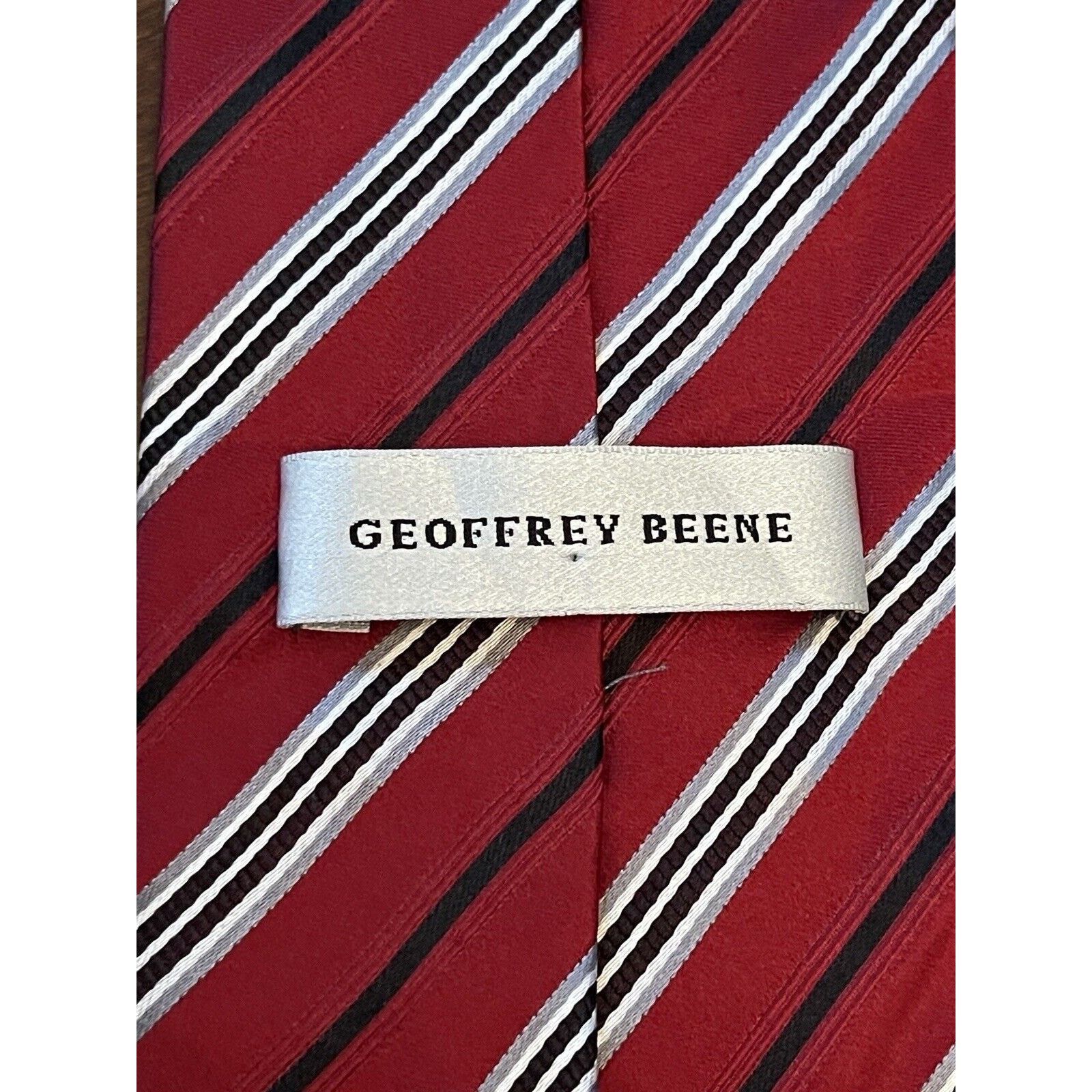 Geoffrey Beene Geoffrey Beene Red Black Hand Made 100% Silk Made In China Size ONE SIZE - 8 Thumbnail