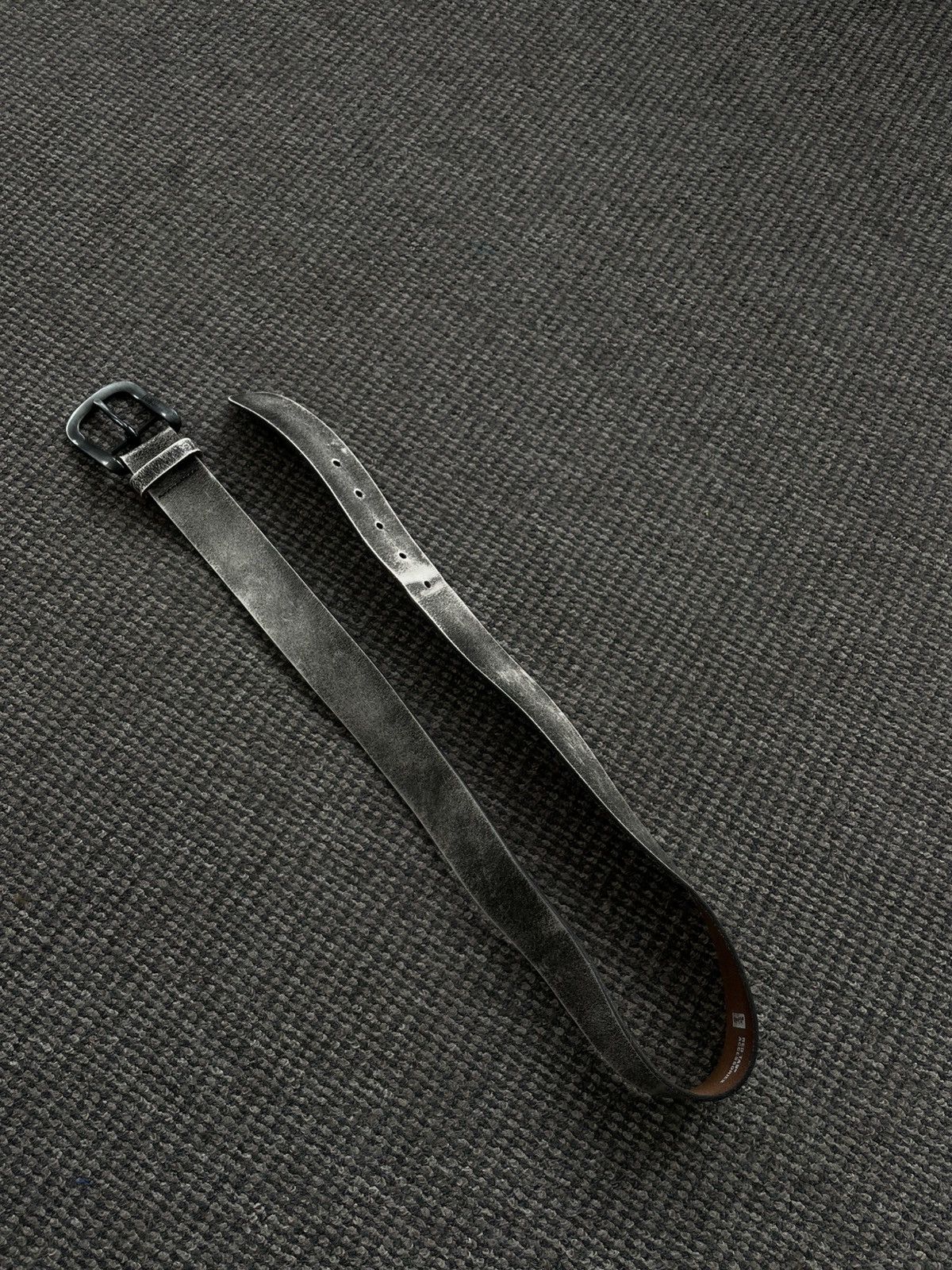 Levi's Vintage Avantgarde Levi’s distressed leather belt Y2K Size ONE SIZE - 4 Thumbnail