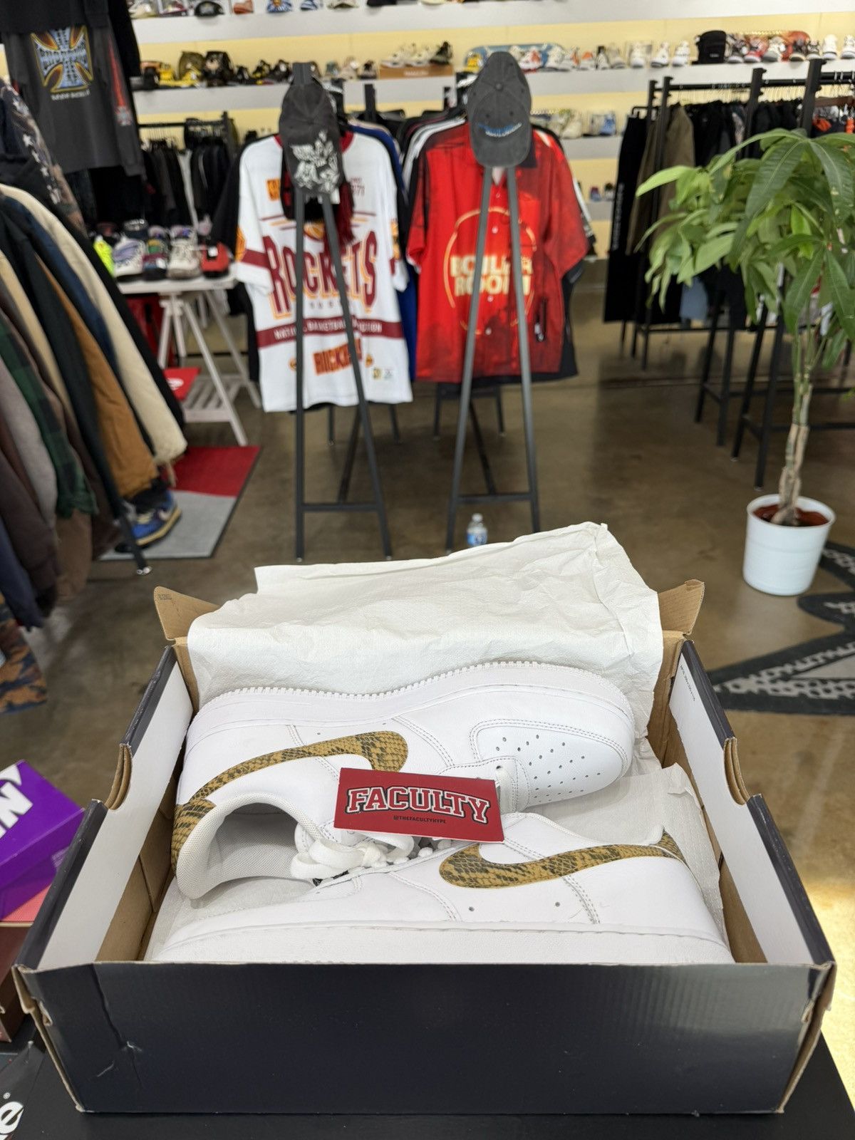Nike Nike Air Force 1 Low Ivory Snake Size 9 (2019) Size US 9 / EU 42 - 11 Thumbnail