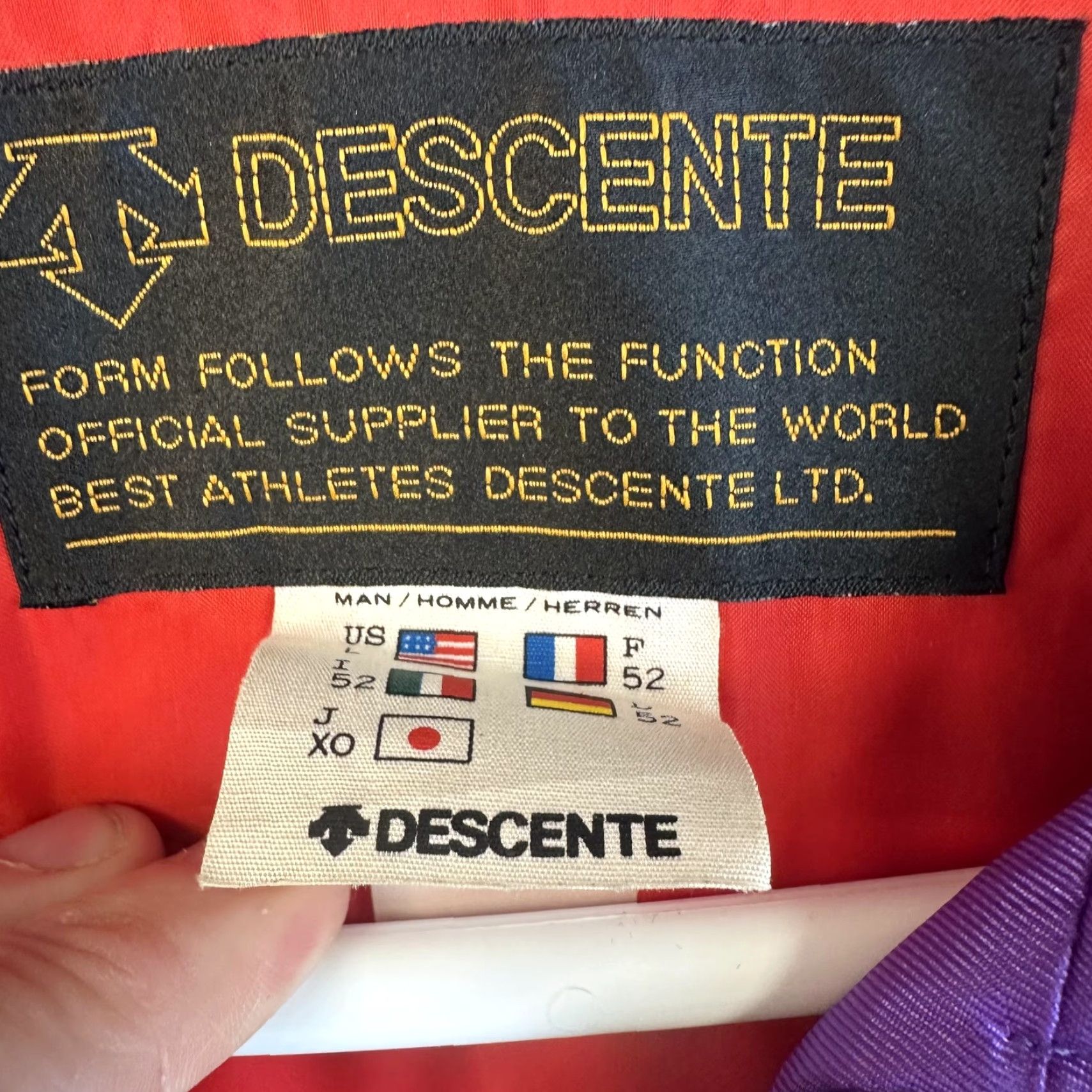 Vintage VINTAGE Descente Jacket Mens 52 Red Purple Entrant SC Ski Snow Stowaway Hood 90s Size US L / EU 52-54 / 3 - 3 Thumbnail
