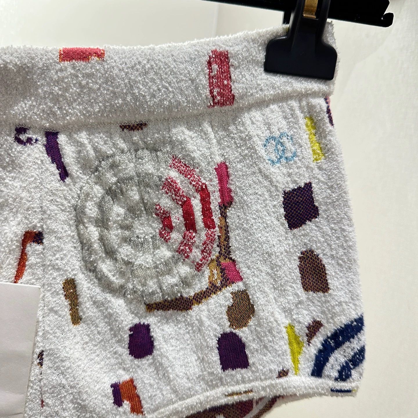 Chanel Chanel Graffiti Logo Beach Show Shorts 36 Size 26" / US 2 / IT 38 - 6 Thumbnail