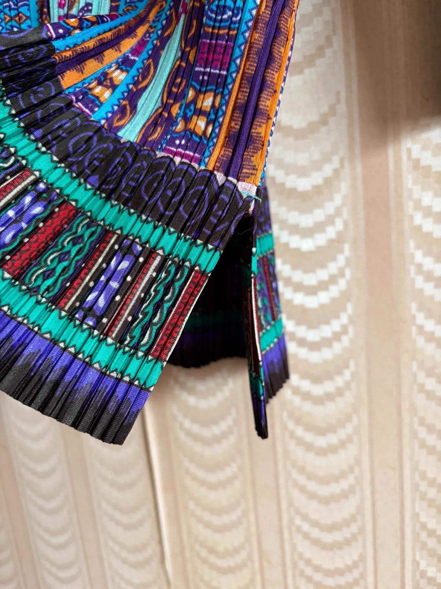 Issey Miyake Issey Miyake PP Color Blocked Tribal V-neck 3/4Sleeve Top Size L / US 10 / IT 46 - 5 Thumbnail