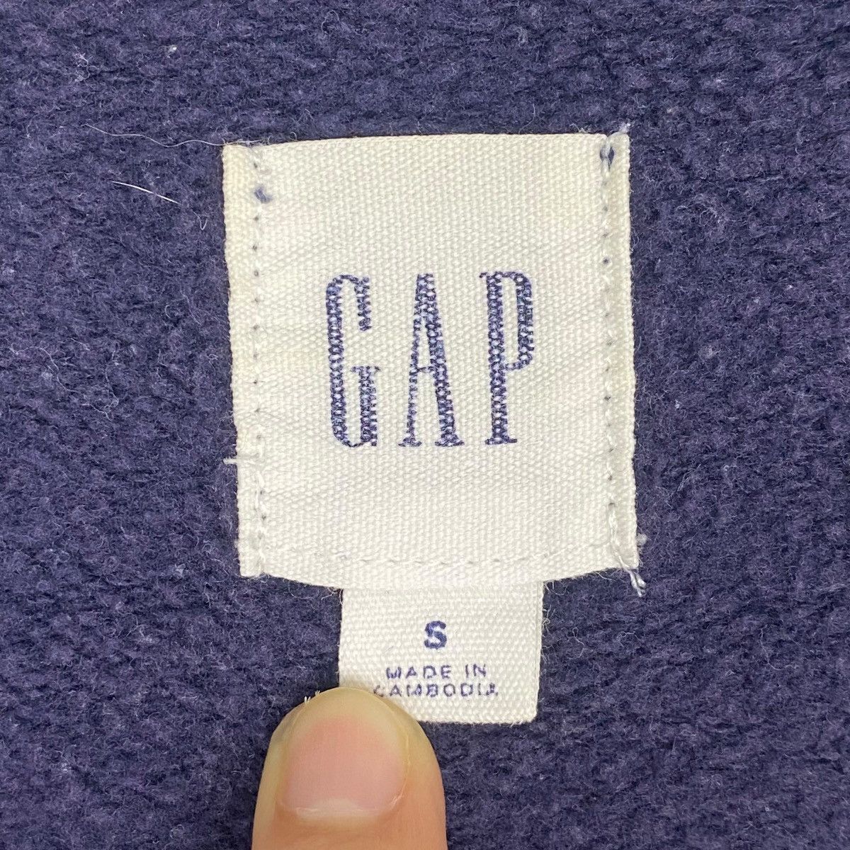 Other Vintage GAP Big Logo Printed NavyBlue Pullover Jumper Size S Size US S / EU 44-46 / 1 - 5 Thumbnail