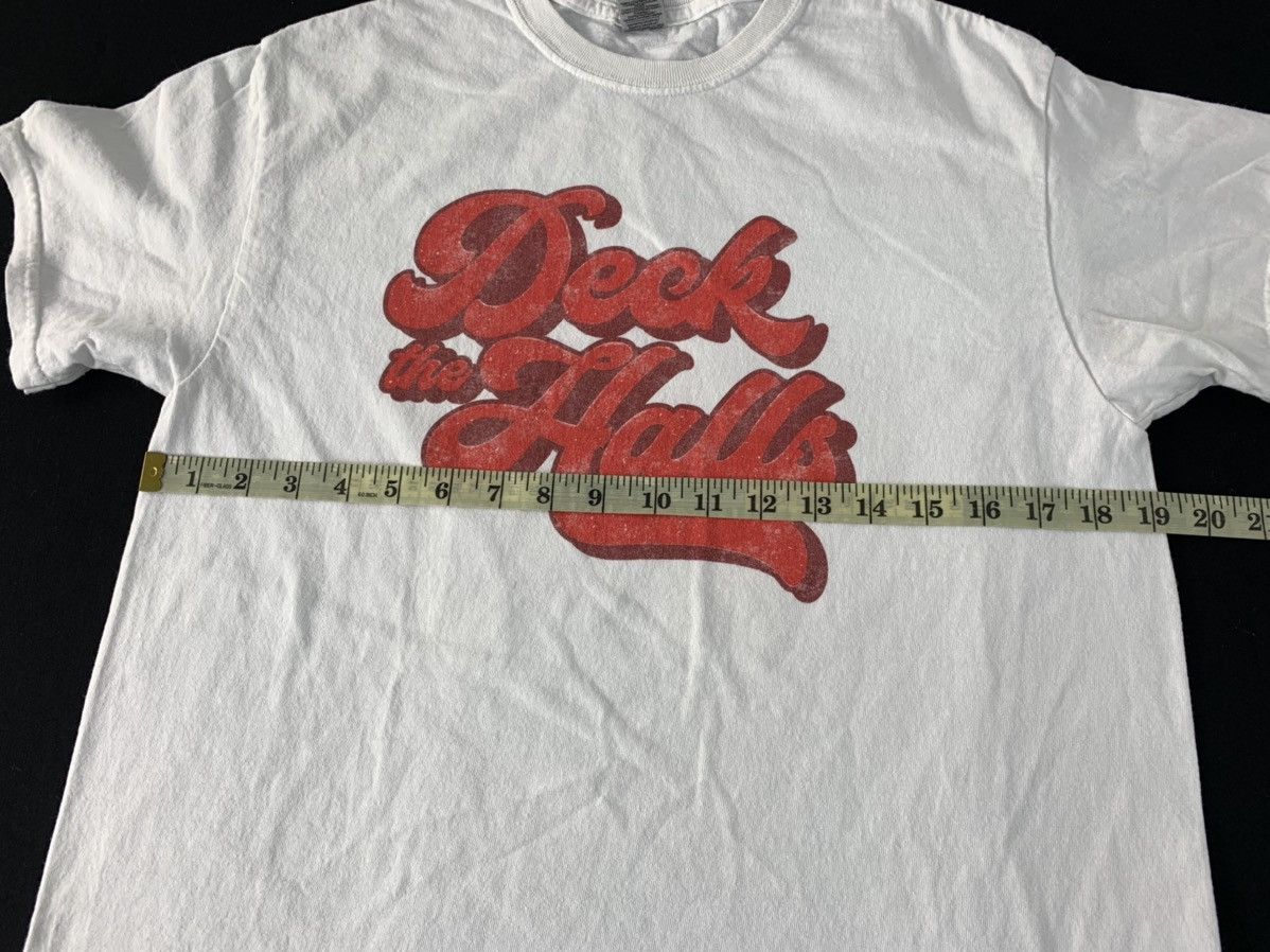 Gildan Decks The Halls American Movie Graffiti Style Printed Tee Size US M / EU 48-50 / 2 - 8 Thumbnail