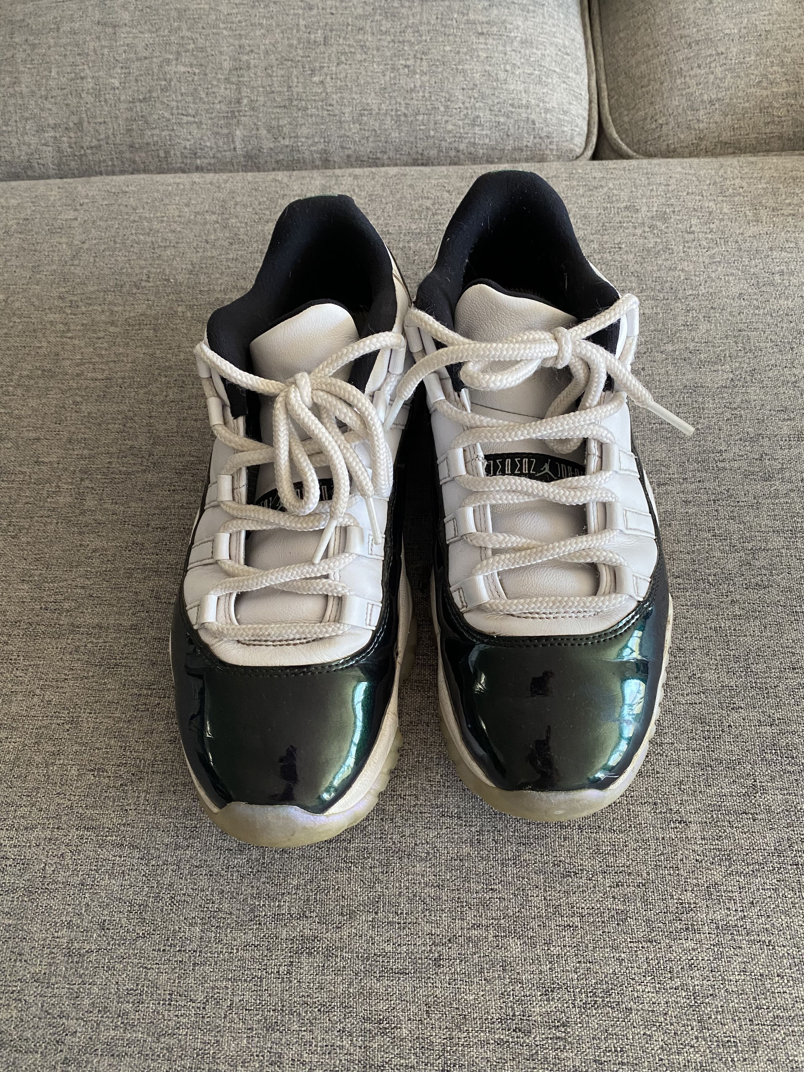 jordan retro 11 low emerald
