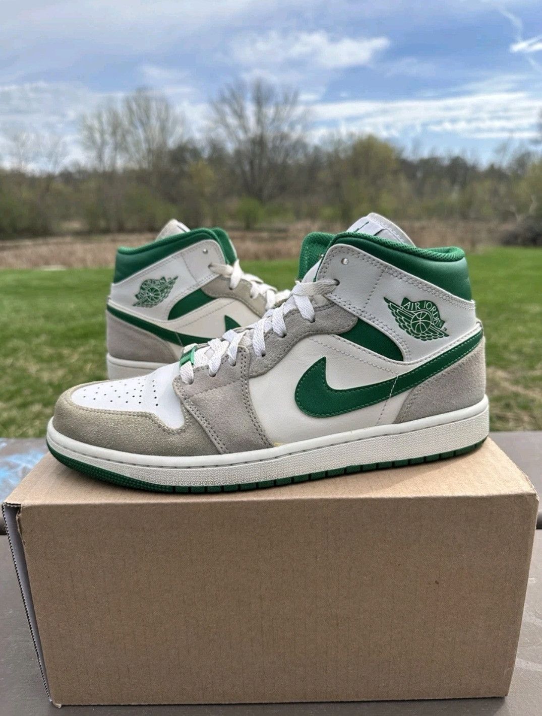 Jordan Brand Nike Air Jordan 1 Mid Se Grey Pine Green Size 10 Men Size US 10 / EU 43 - 1 Thumbnail
