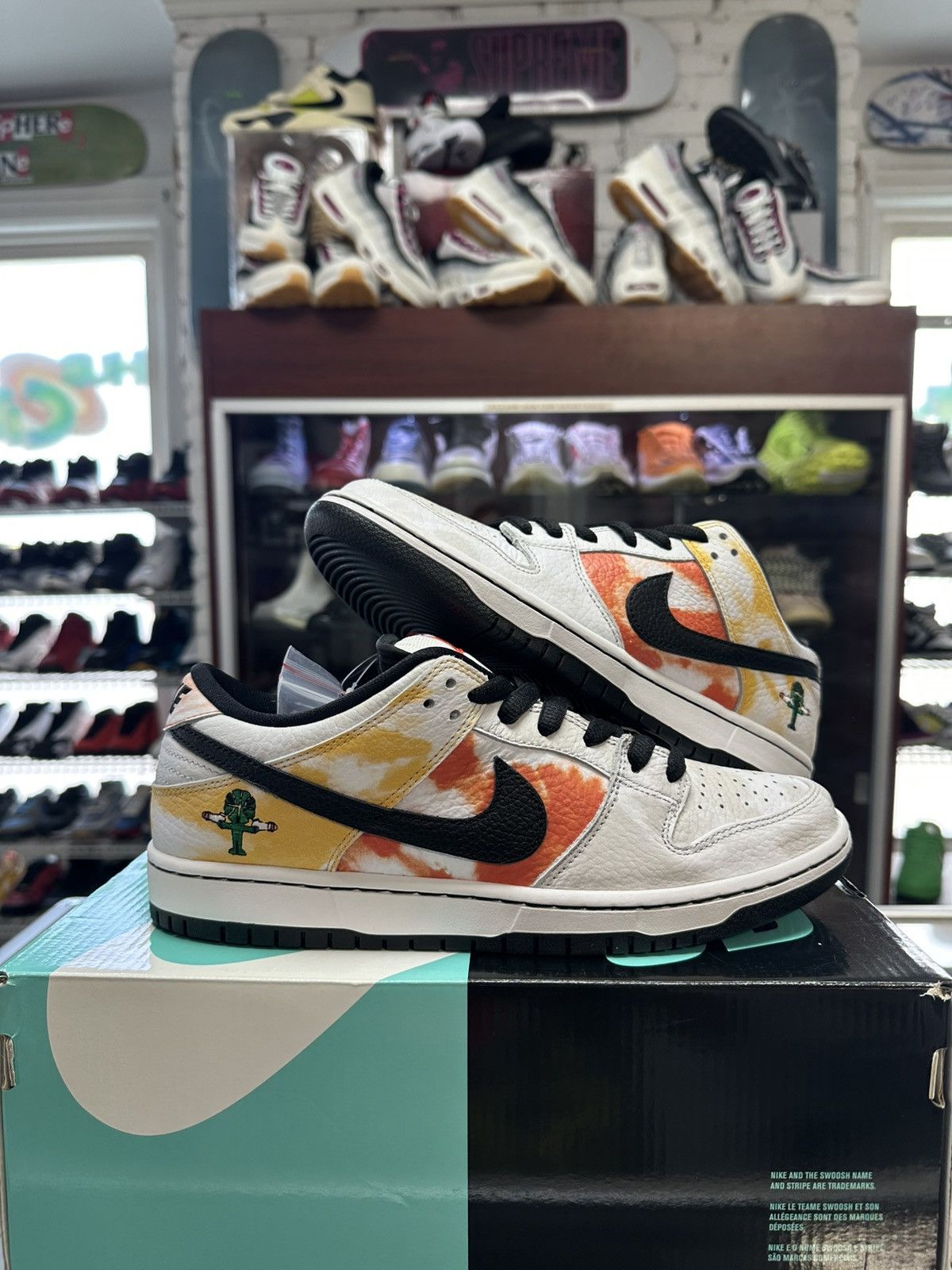 Nike Nike SB ‘Raygun’ Dunk Low Size US 9 / EU 42 - 1 Thumbnail
