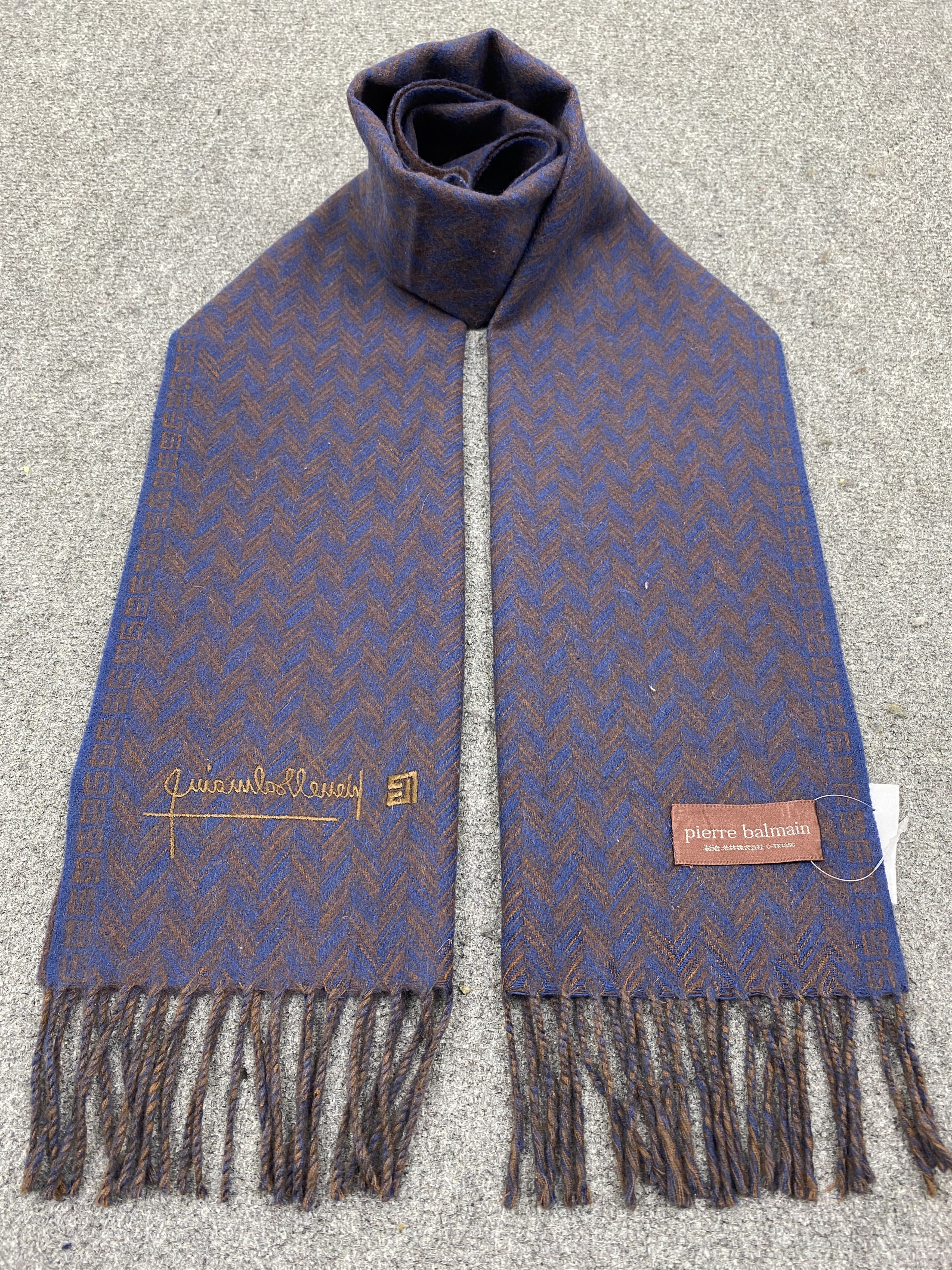 Pierre Balmain Pierre Balmain Scarf / Muffler / Neckwear SC0290 Size ONE SIZE - 1 Thumbnail