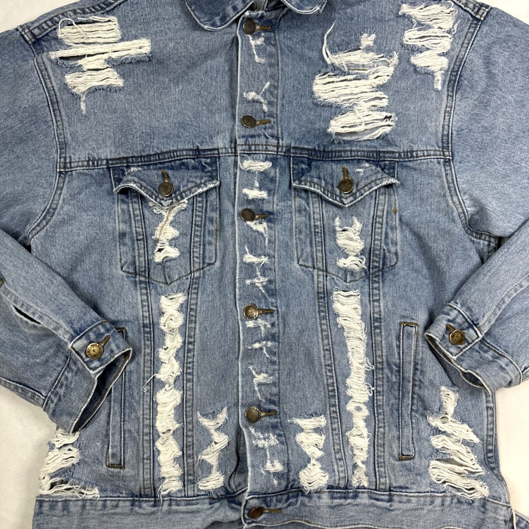 Denime CARMAR Denim Jean Jacket Blue Distressed Button Front Street Layer Small Womens Jacket Size 28" / US 6 / IT 42 - 2 Thumbnail