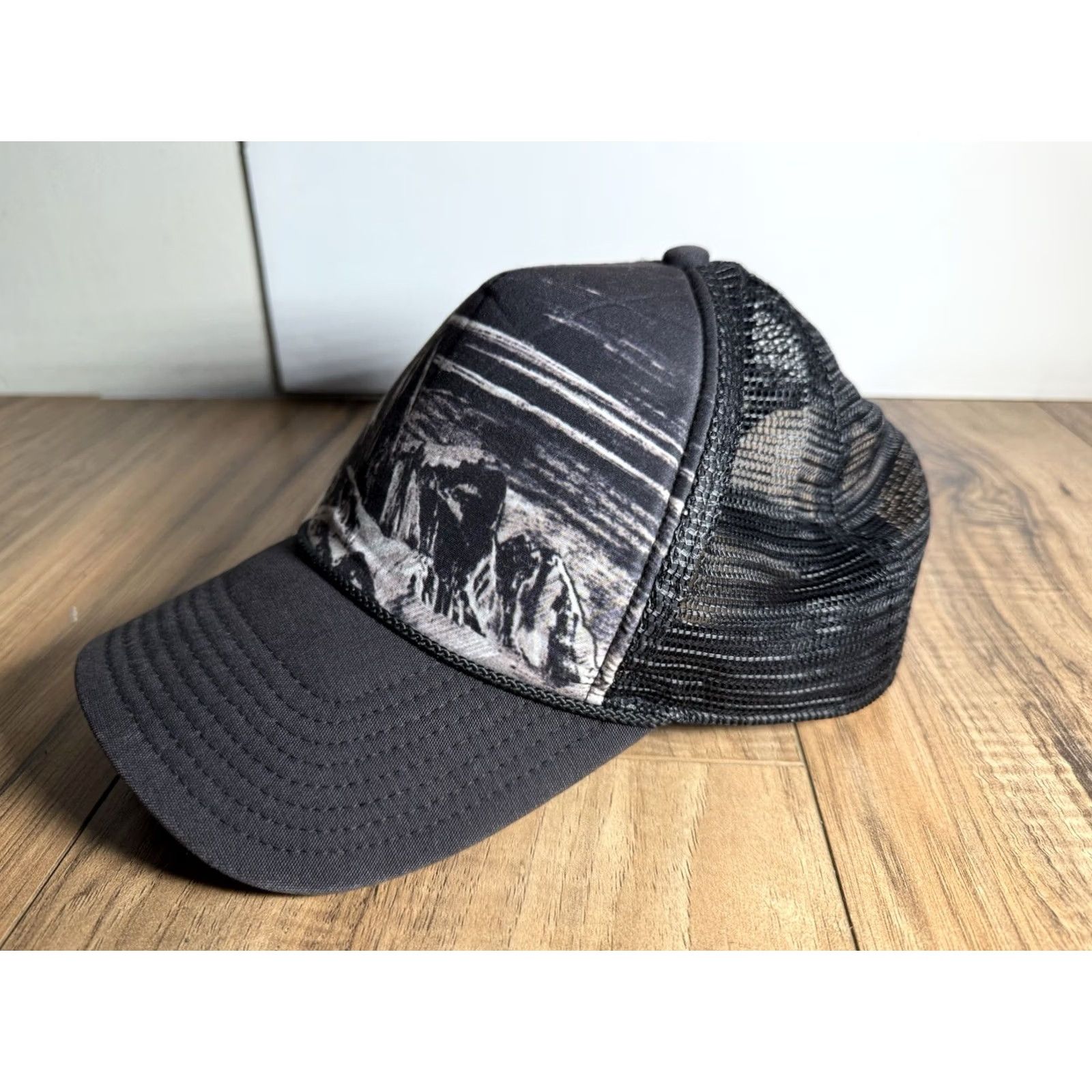 Patagonia Patagonia Fitz Roy Mountain Trucker Hat Black Snapback Cap Adjustable Adult Outdoor Size ONE SIZE - 2 Thumbnail