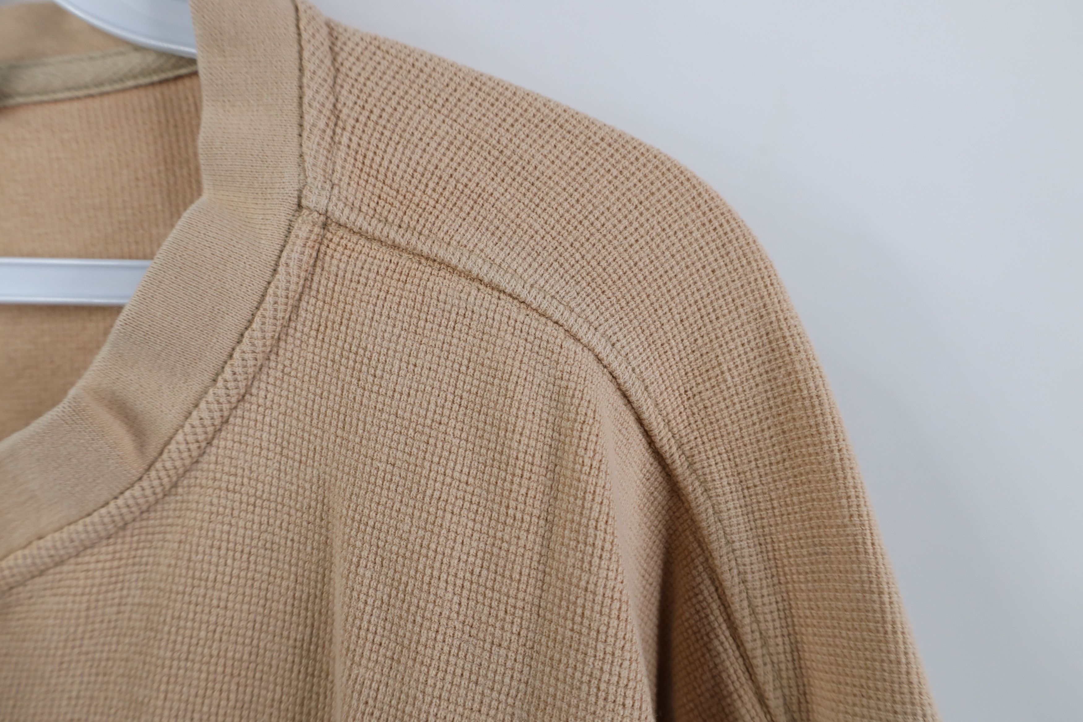 Carhartt Vintage Y2K Carhartt Waffle Knit Henley T-Shirt Khaki Size US XL / EU 56 / 4 - 8 Thumbnail