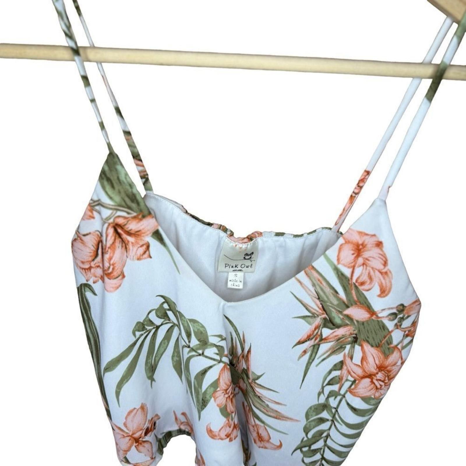 Designer Pink Owl. White/Pink/Green Floral Crop Top. Size Small. Size S / US 4 / IT 40 - 12 Thumbnail