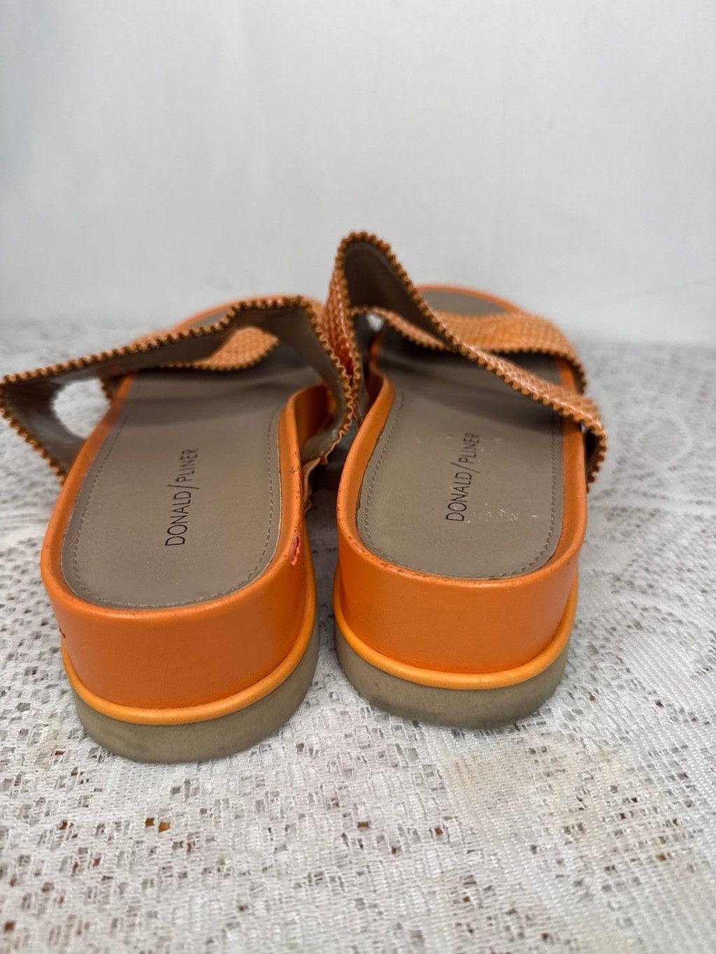 Donald Pliner Donald J. Pliner Cait orange woven textured sandals sz 8 Size US 8 / IT 38 - 6 Thumbnail