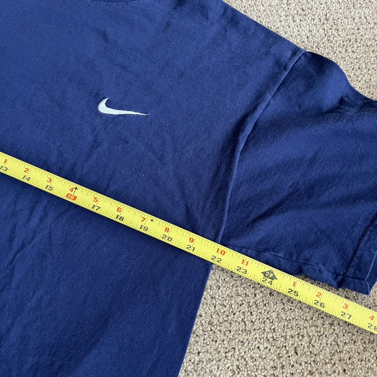 Nike Vintage 90s Nike Embroidered Swoosh Tee Basic Essential Size US L / EU 52-54 / 3 - 6 Thumbnail