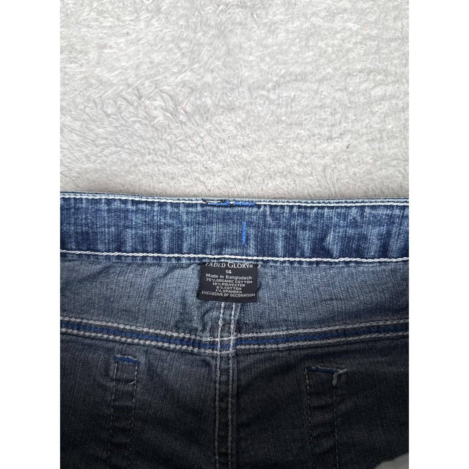 Faded Glory Faded Glory Jeans Cropped Medium Blue 28x17 Regular 14 Juniors Womens 90s Embroidered Studded 5-Pocket Denim Stretch Mid Rise Vintage: No Green? Size 36" / US 14 / IT 50 - 5 Thumbnail
