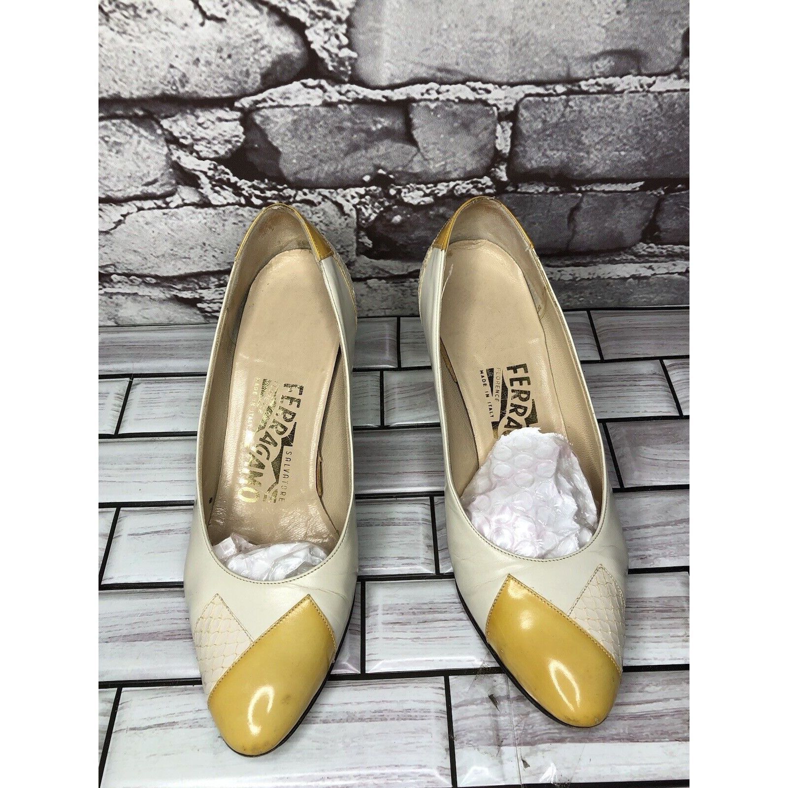 Salvatore Ferragamo Salvatore Ferragamo Ivory Leather Snake Yellow Patent Dress Size US 5 / IT 35 - 19 Thumbnail