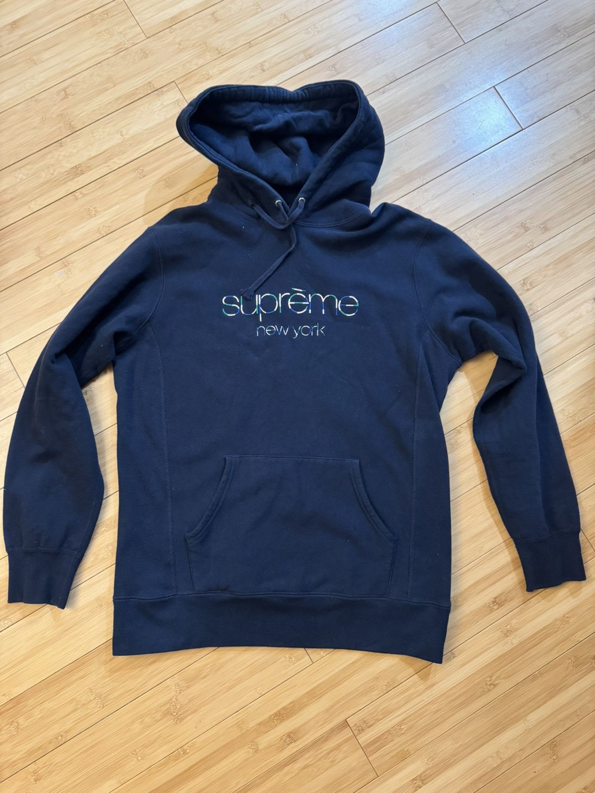 新作17Supreme Multi Color Classic Logo Hooded SwaetshirtGREY Supreme Multicolor Classic Logo Hoodie White Men's - SS17 - US