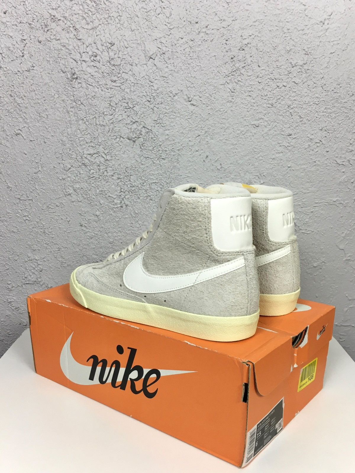Nike × Vintage shoes NIKE W Blazer Mid ‘77 Vintage sneakers y2k skate vntg Size US 6 / EU 39 - 3 Thumbnail