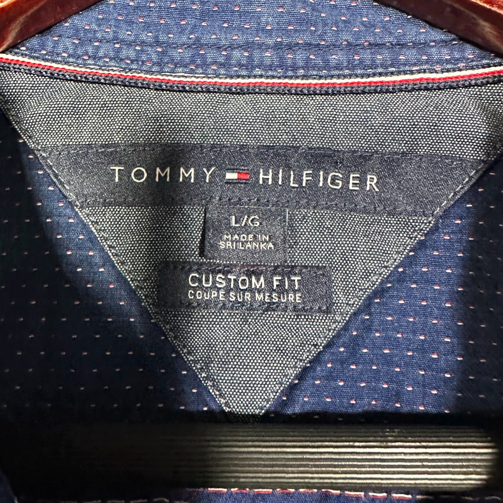 Tommy Hilfiger Tommy Hilfiger Shirt Mens Large Blue Dot Button Down Custom Fit Pocket Hem Logo Size US L / EU 52-54 / 3 - 6 Thumbnail