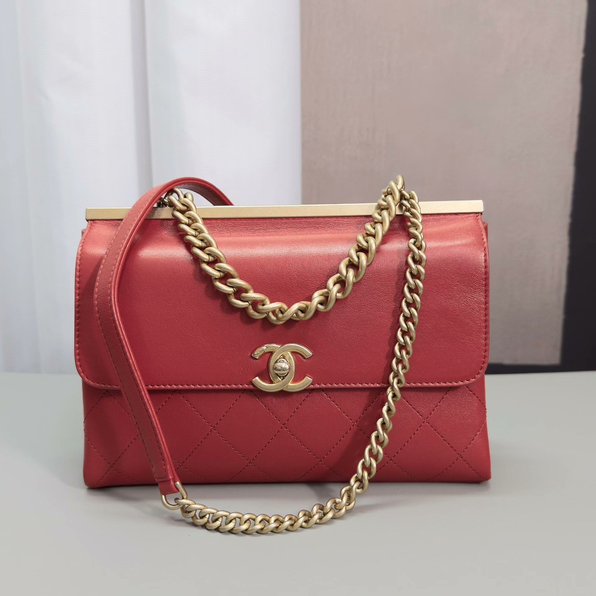 Chanel Pre-loved Bag Very good condition Size ONE SIZE - 1 Thumbnail
