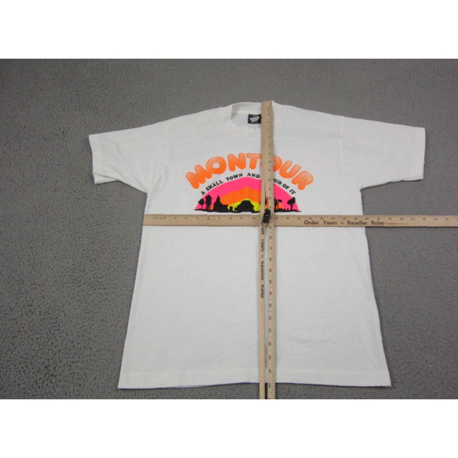Vintage VINTAGE Montour Shirt Mens L White 90s USA Made Shirt T-Shirt Graphic Print Band Music Rock Men L White Vintage USA Made Montour Shirt 90s Size US L / EU 52-54 / 3 - 5 Thumbnail