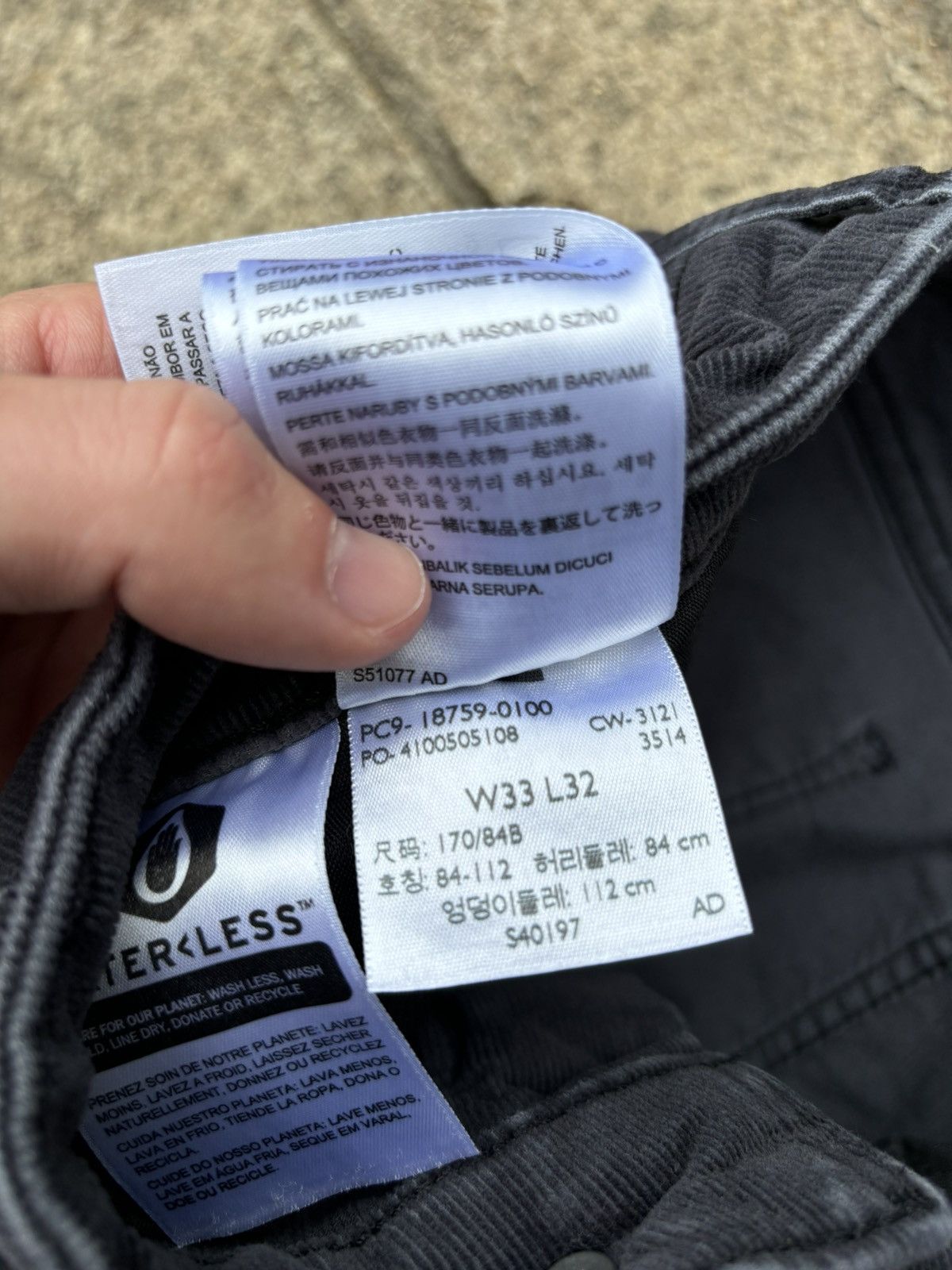 Levi's × Vintage Y2K Levi 725 Bootcut Black Corduroy Jeans Size US 33 - 7 Thumbnail