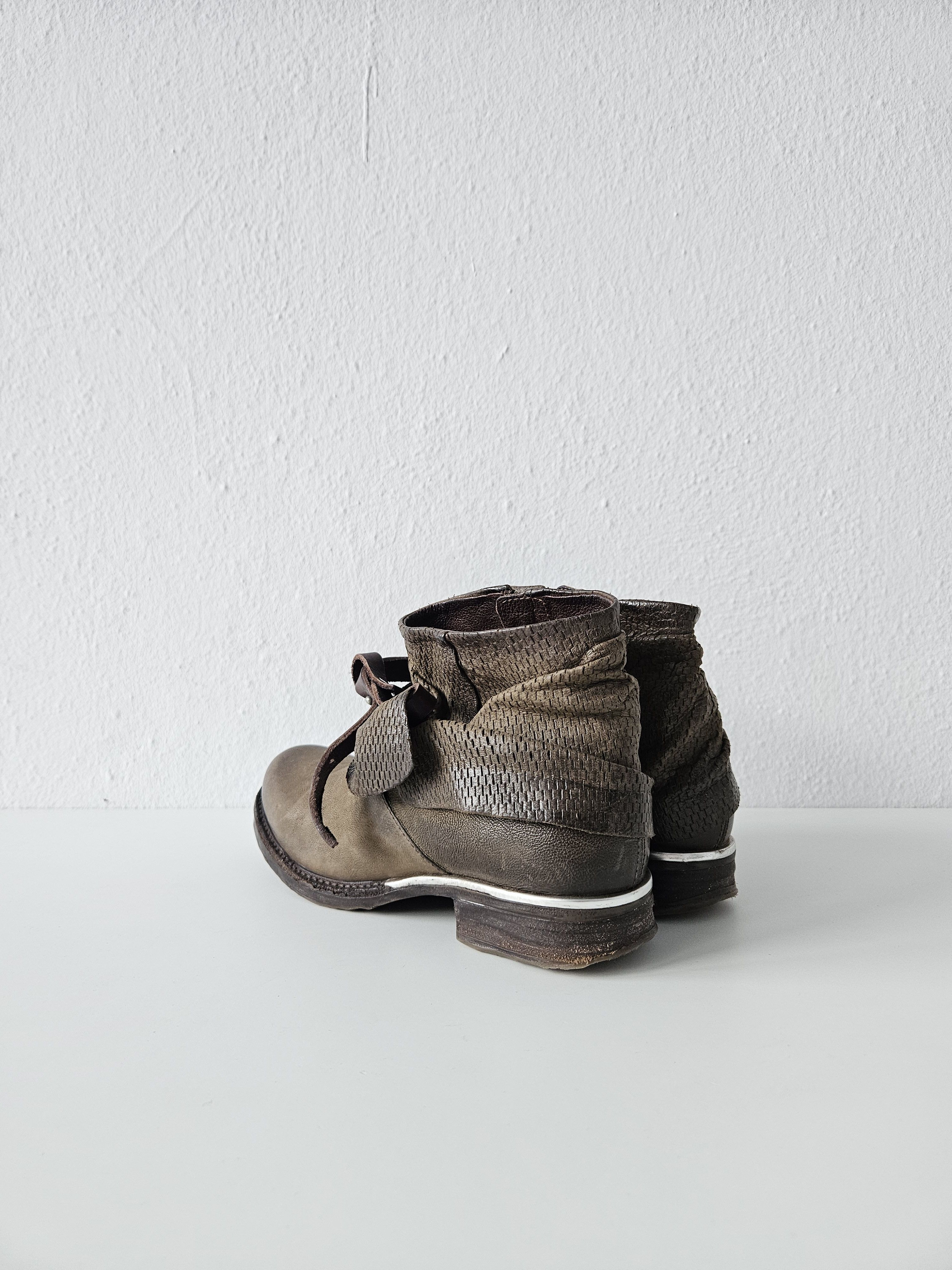 A.S.98 Archive AS98 olive leather bondage side zip ankle boots Size US 10 / IT 40 - 8 Thumbnail