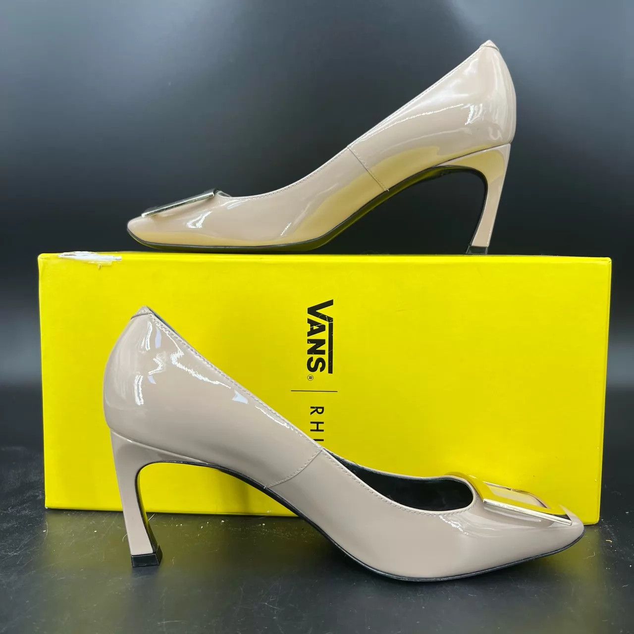 Roger Vivier RV Nude Block Heel Pumps 36.5 Size US 6 / IT 36 - 2 Thumbnail