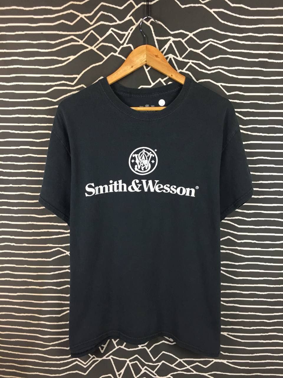 Vintage Smith & Wesson Firearms Spell Out Logo Promo Tee Size US L / EU 52-54 / 3 - 1 Thumbnail