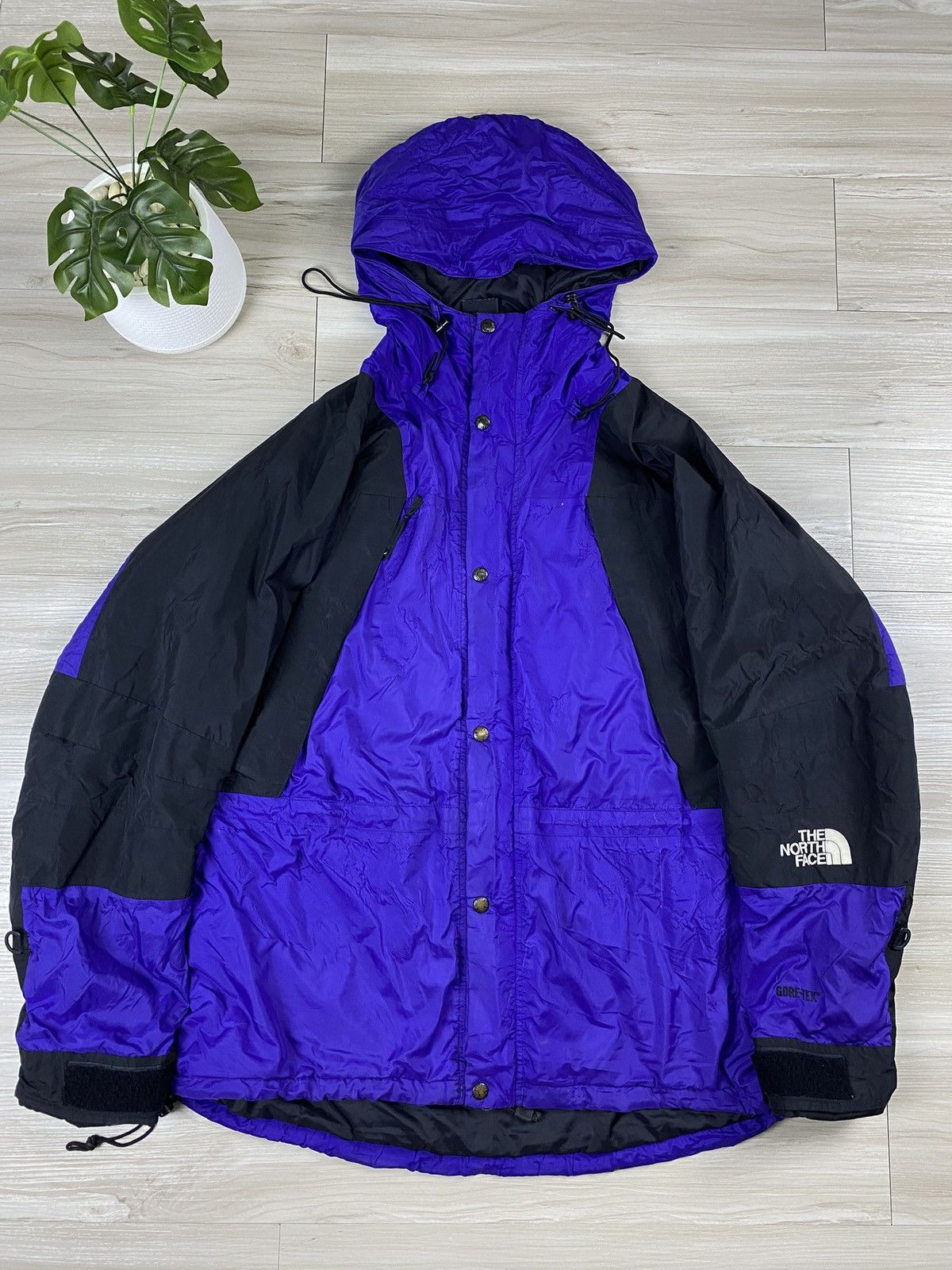 VINTAGE THE NORTH FACE GORE TEX PURPLE JACKET