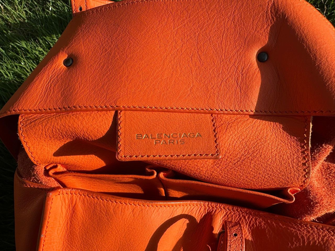 Balenciaga Authentic Balenciaga Papier A4 Classic Studs Medium Tote Bag Size ONE SIZE - 6 Thumbnail
