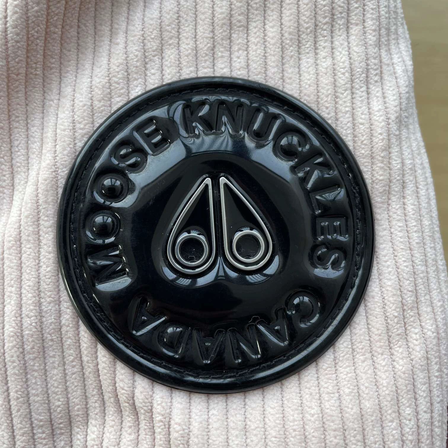 Moose Knuckles Moose Knuckles x TUZKI Wmns Smoke Pink L Logo Down Size L / US 10 / IT 46 - 4 Thumbnail