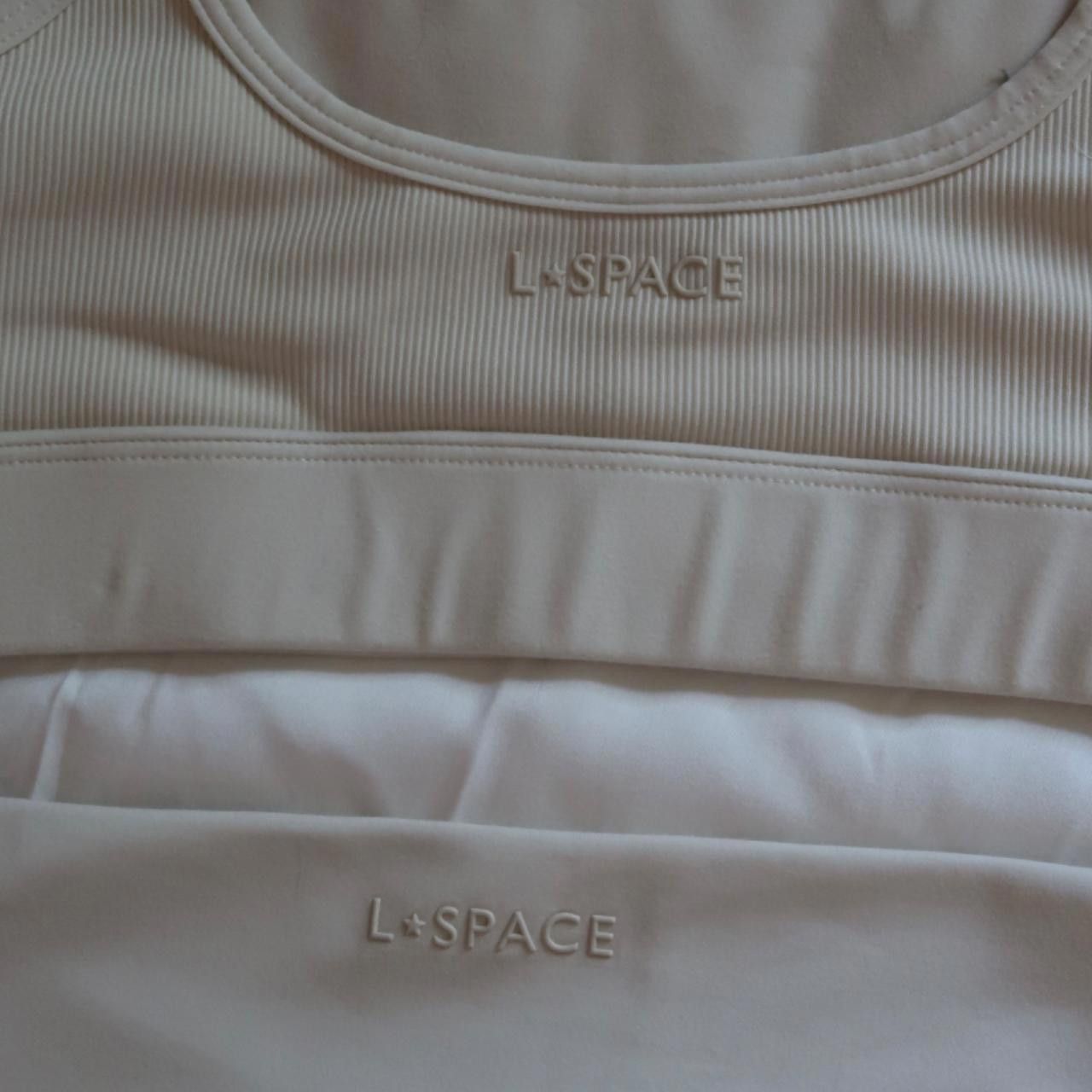 Designer cream LSPACE sports bra and leggings set *originally $200* Size 28" / US 6 / IT 42 - 6 Thumbnail