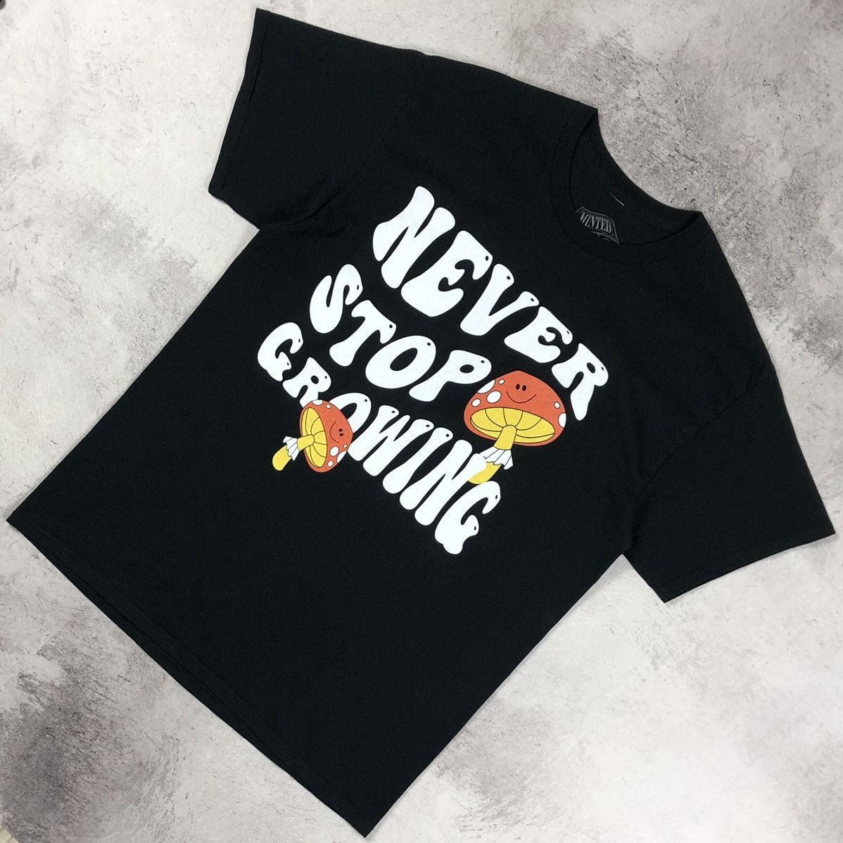Other Minted Never Stop Growing Mushroom Psycho Hippie Graphic Tee Size US M / EU 48-50 / 2 - 4 Thumbnail