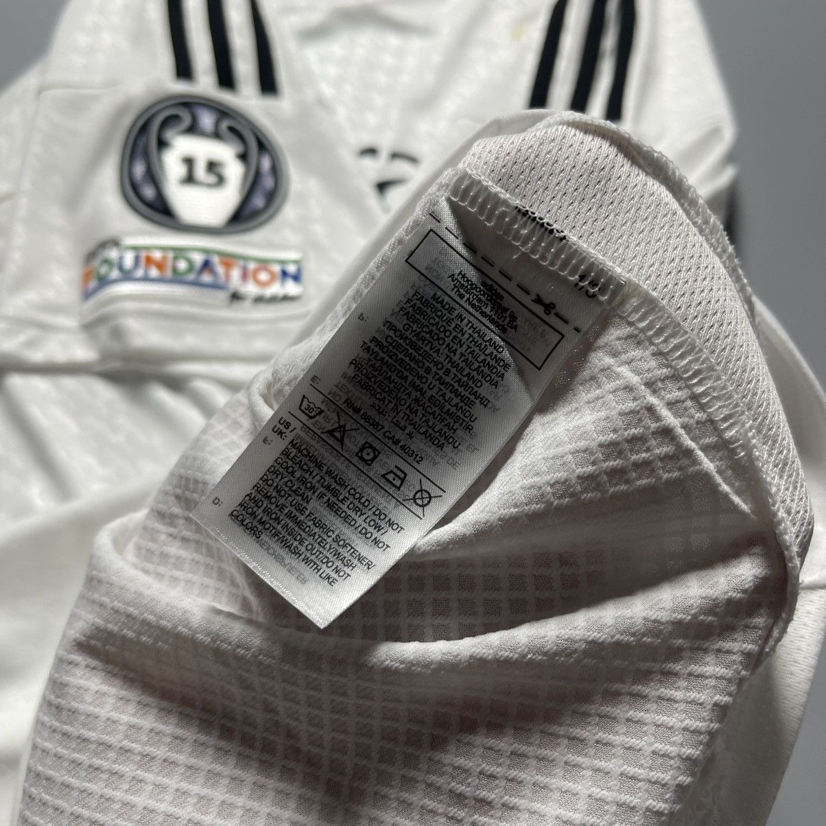 Adidas REAL MADRID ADIDAS 2024/2025 FOOTBALL HOME JERSEY #7 VINI Size US L / EU 52-54 / 3 - 11 Thumbnail