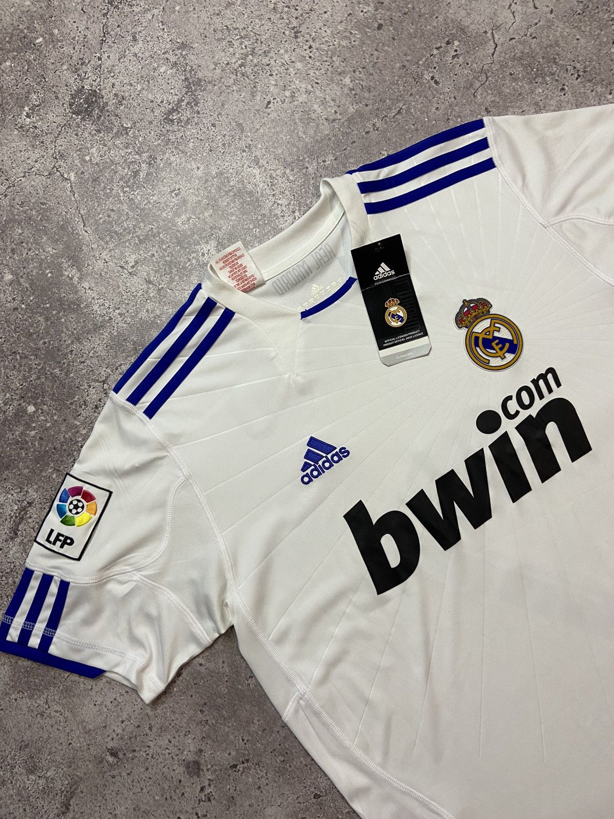 Adidas Real Madrid Ronaldo 2010 2011 Home Soccer Jersey Match Worn Size US S / EU 44-46 / 1 - 3 Thumbnail