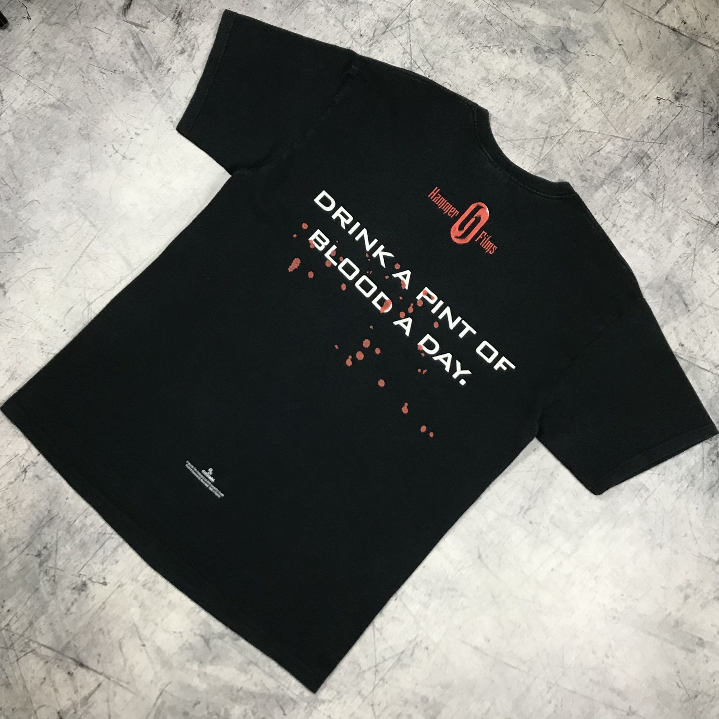Expert Horror 2005 Taste The Blood of Dracula Hammer Vampire Tee Size US L / EU 52-54 / 3 - 3 Thumbnail