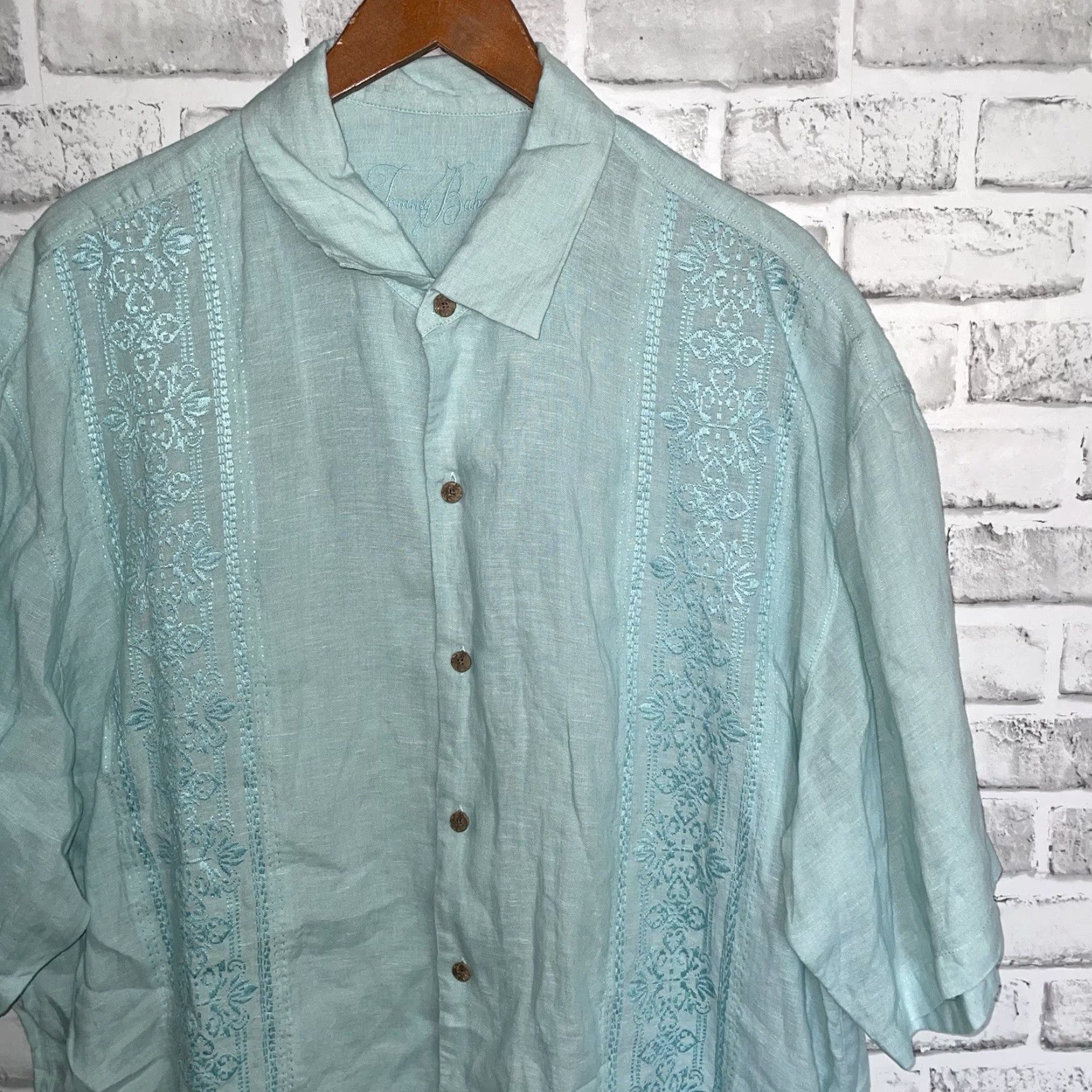Tommy Bahama VINTAGE Tommy Bahama Light Blue Embroidered Linen Short Sleeve Mens 2XL Blue Button-Up Shirt Size US 39 - 2 Thumbnail