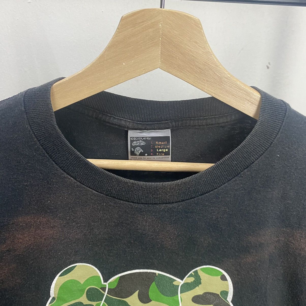 Bape × Kaws Bape x Kaws Chum Tee Size US L / EU 52-54 / 3 - 9 Thumbnail