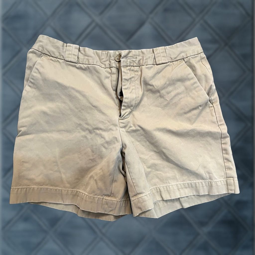 Gap Gap Women's Beige Chino Bermuda Shorts Size 8 Mid-Rise Solid Cotton Blend Flat Front Inseam 6 in Regular Style: Shortals? Size 30" / US 8 / IT 44 - 1 Thumbnail
