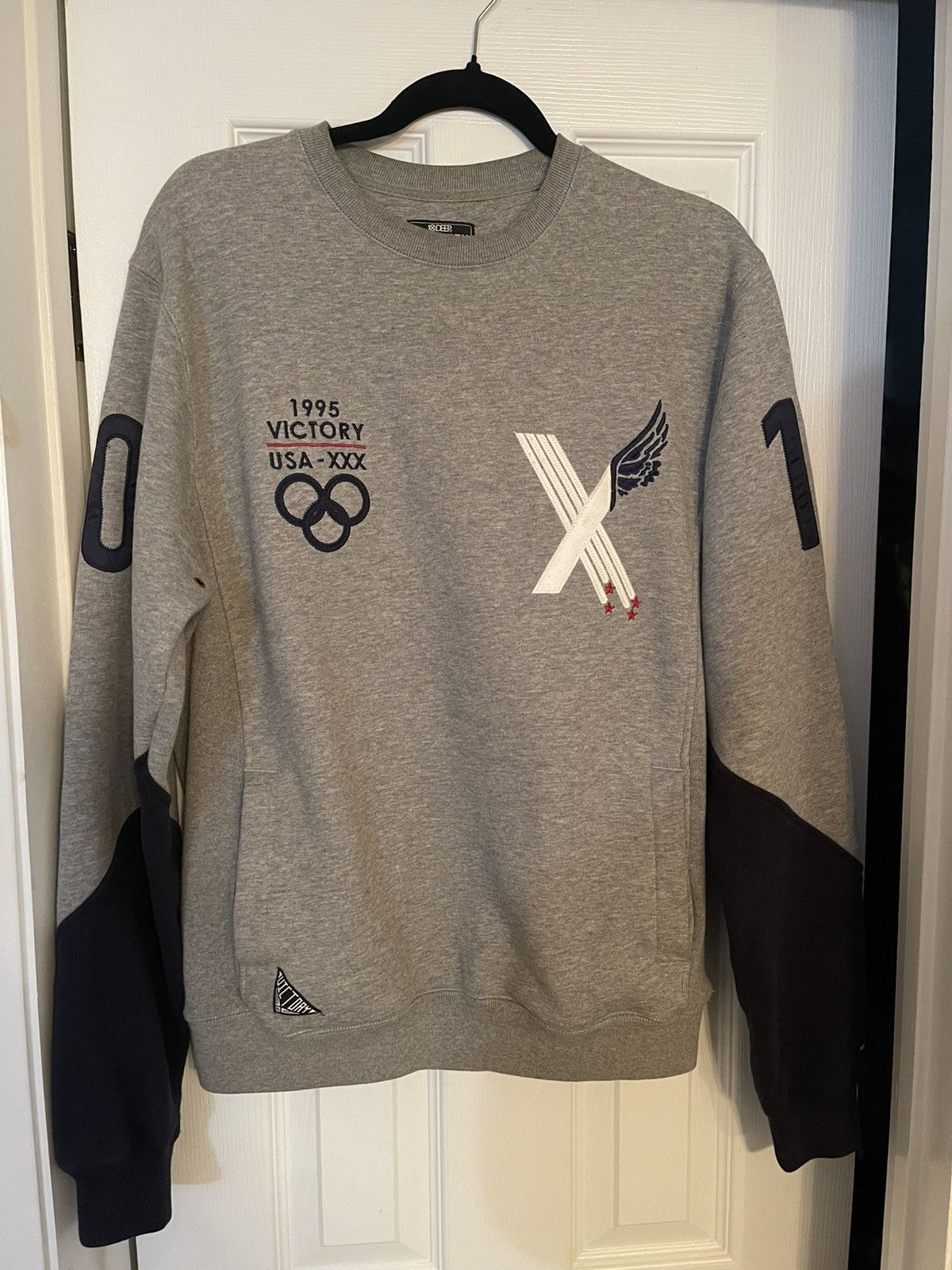 10 Deep 10 Deep Victory Crewneck Size US M / EU 48-50 / 2 - 1 Thumbnail