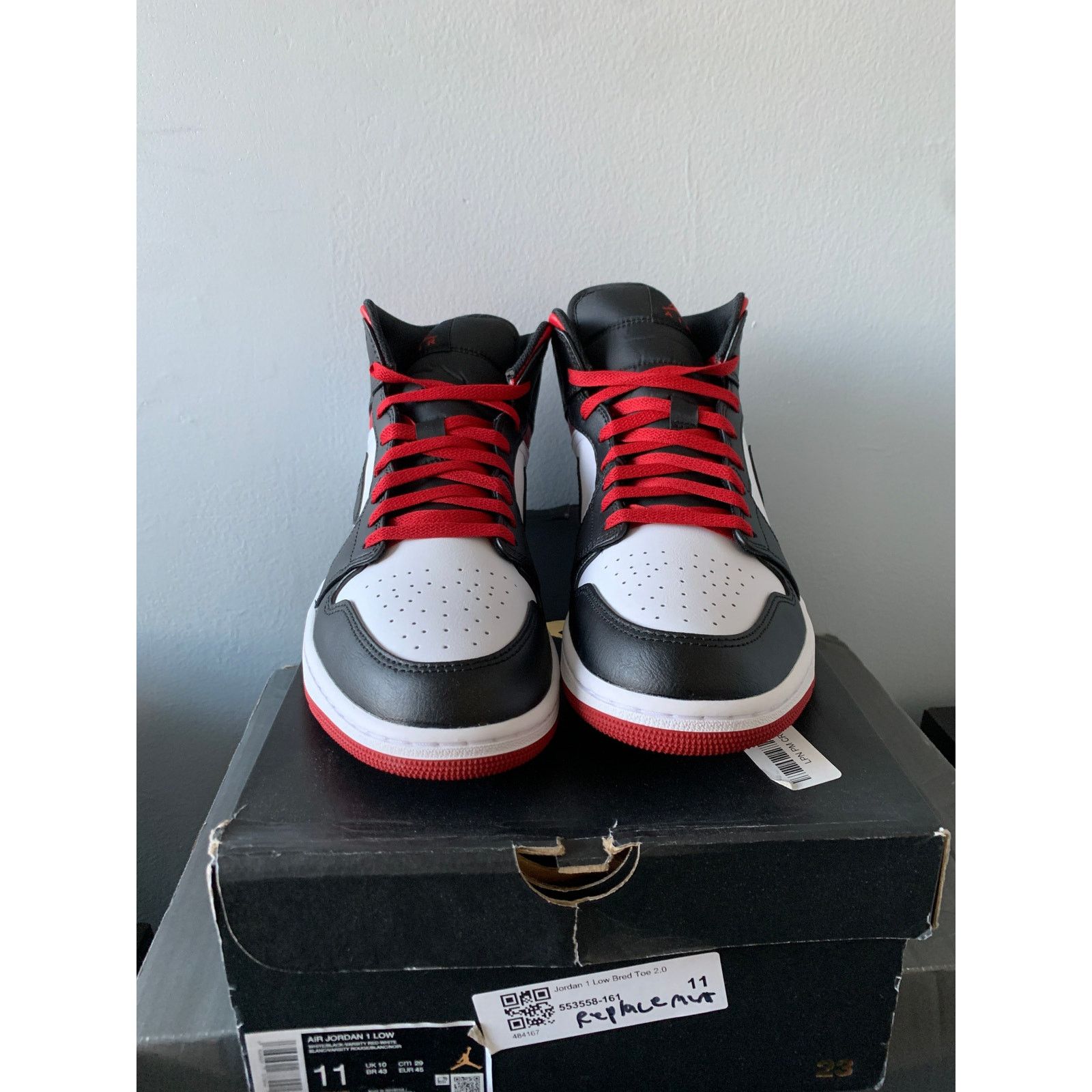 Nike Nike Air Jordan 1 Mid Gym Red Black Toe Size 11 SHIPS NOW Size US 11 / EU 44 - 2 Thumbnail