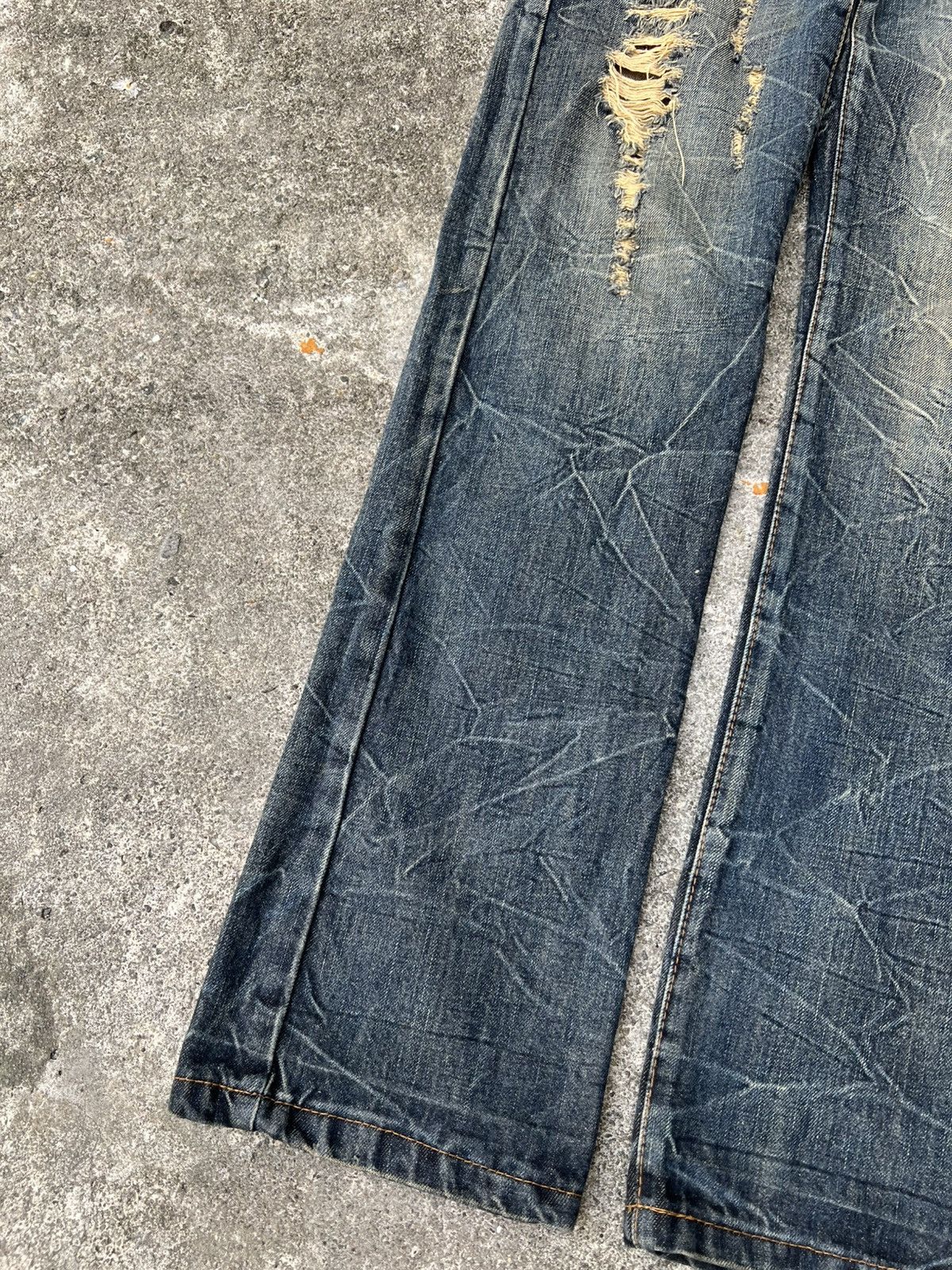 Vintage 💥Flare💥Japanese Brand Kui Distress Jeans Very Rare Size US 30 / EU 46 - 7 Thumbnail